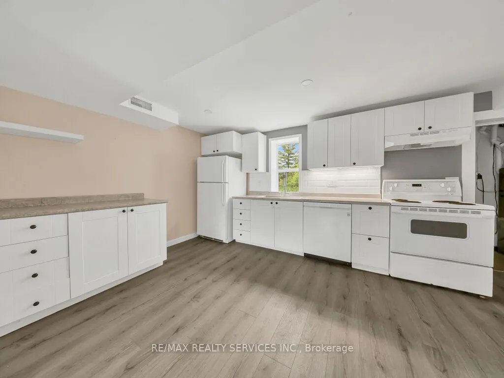 123 Main Street W