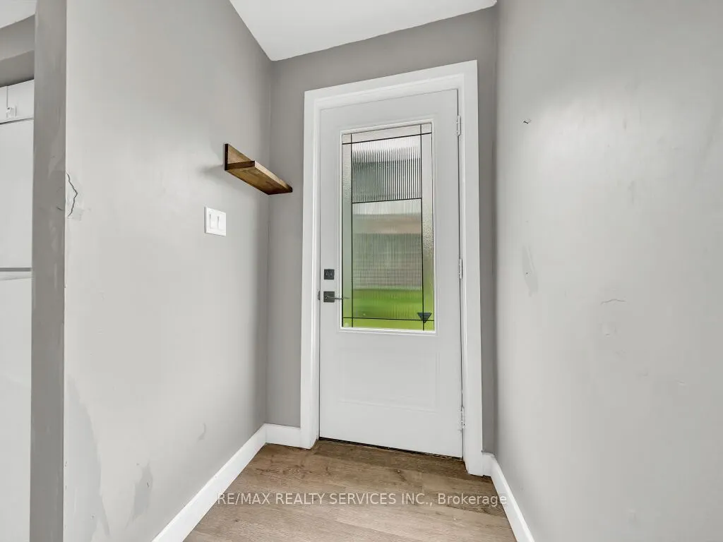 123 Main Street W