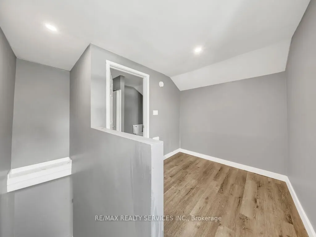 123 Main Street W