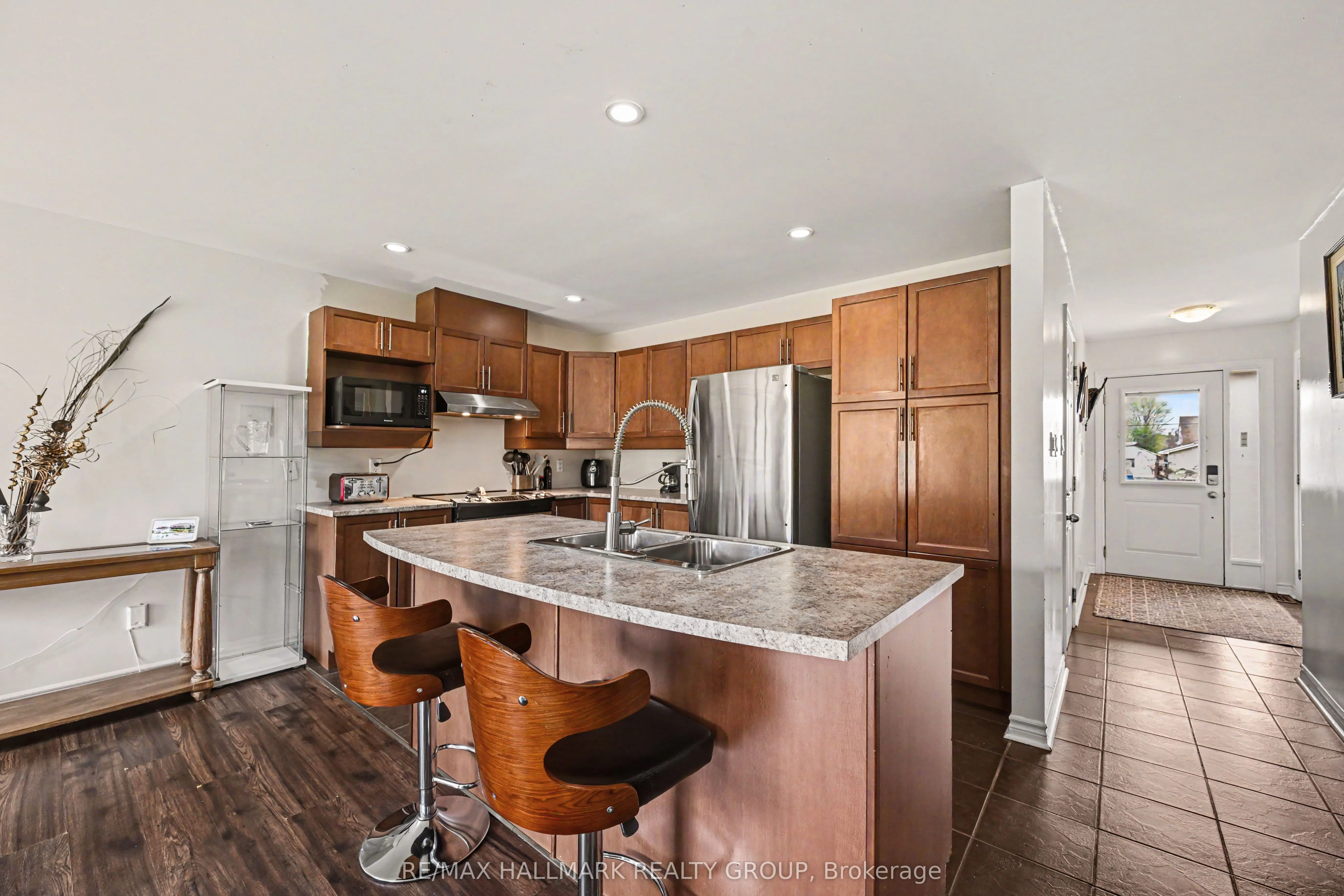 86 Fourth Avenue