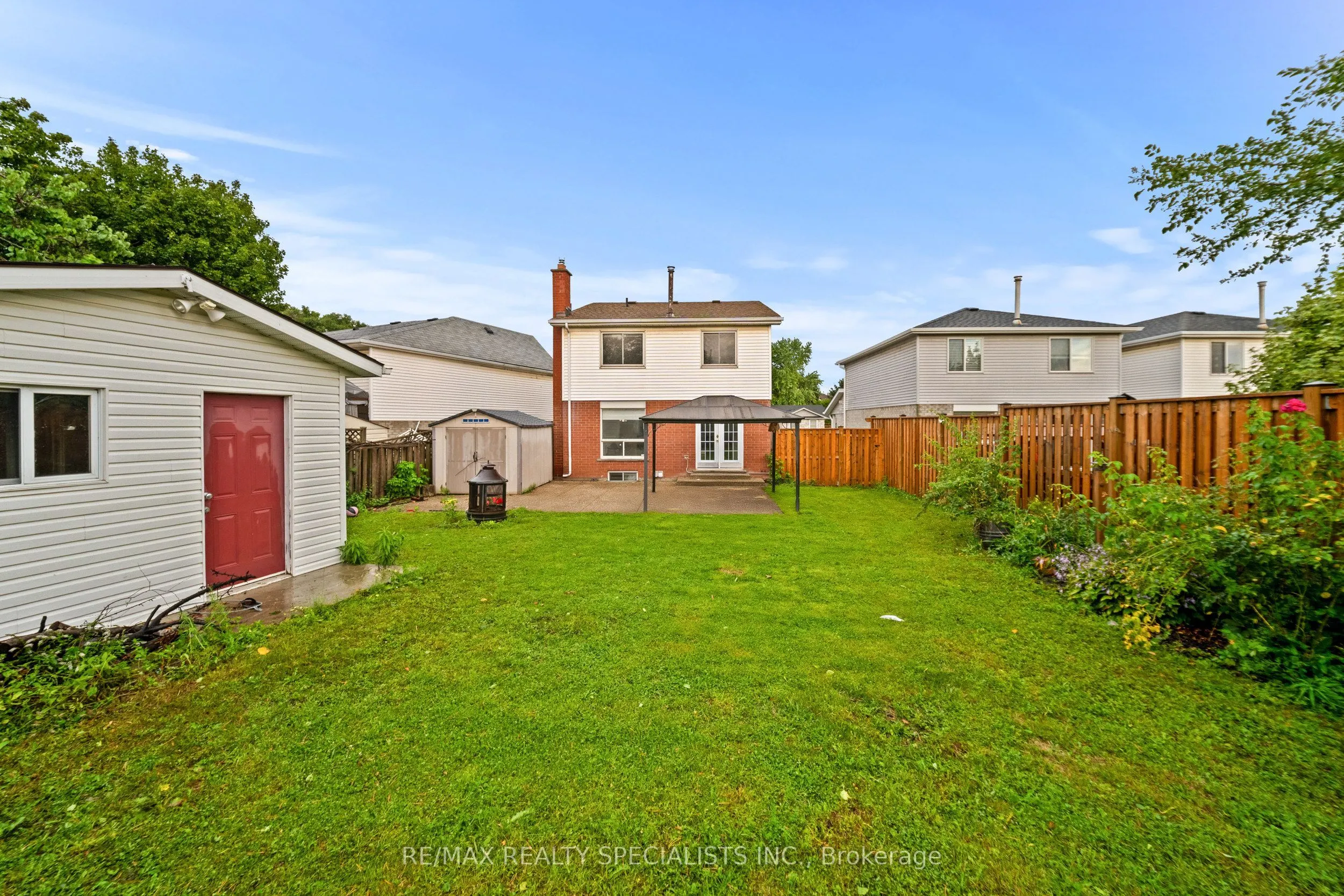 110 Steeles Crescent