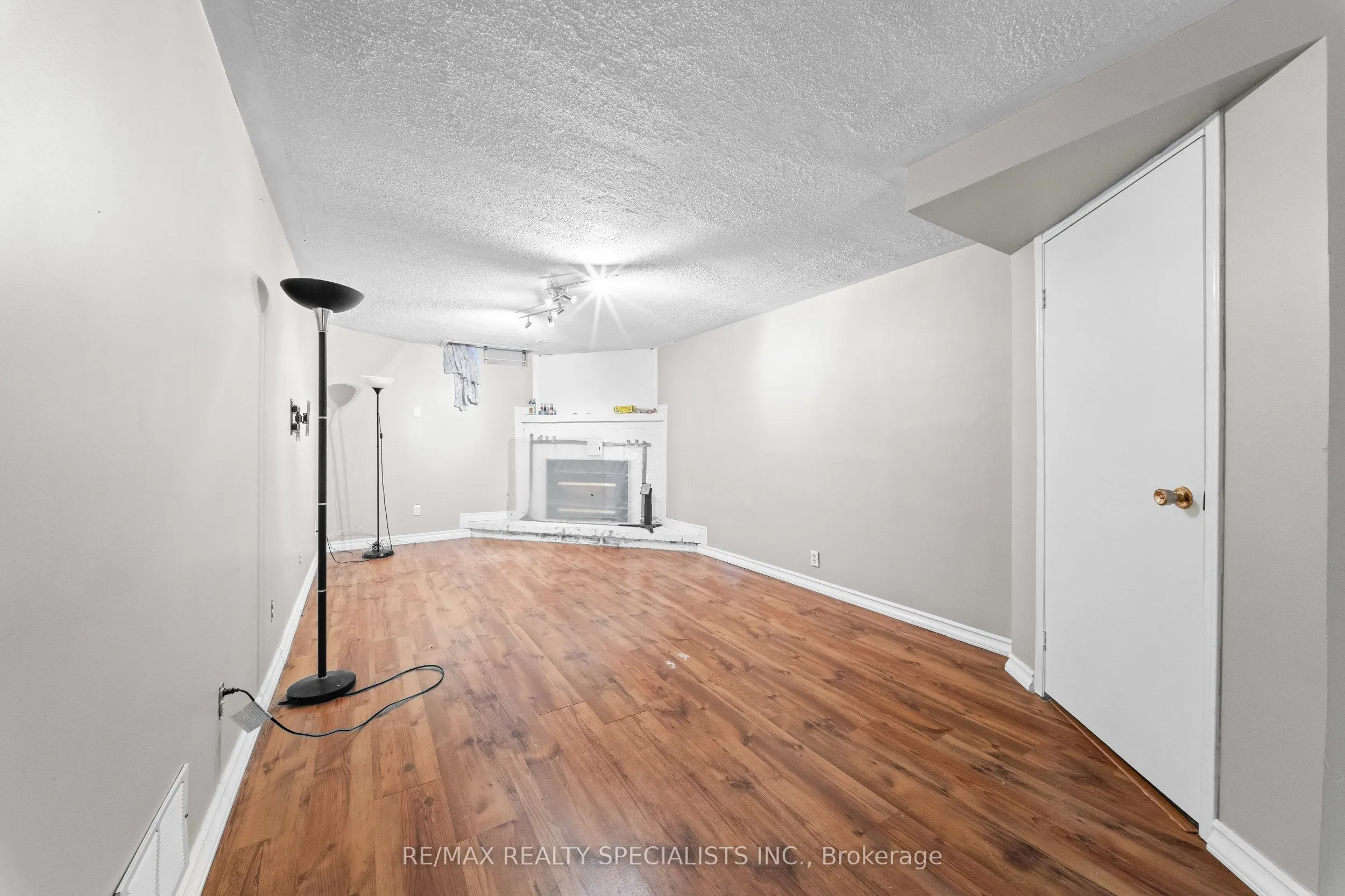110 Steeles Crescent