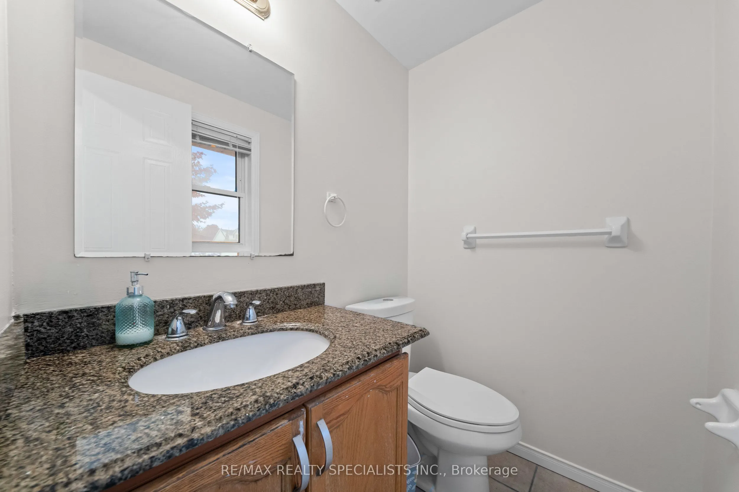 110 Steeles Crescent