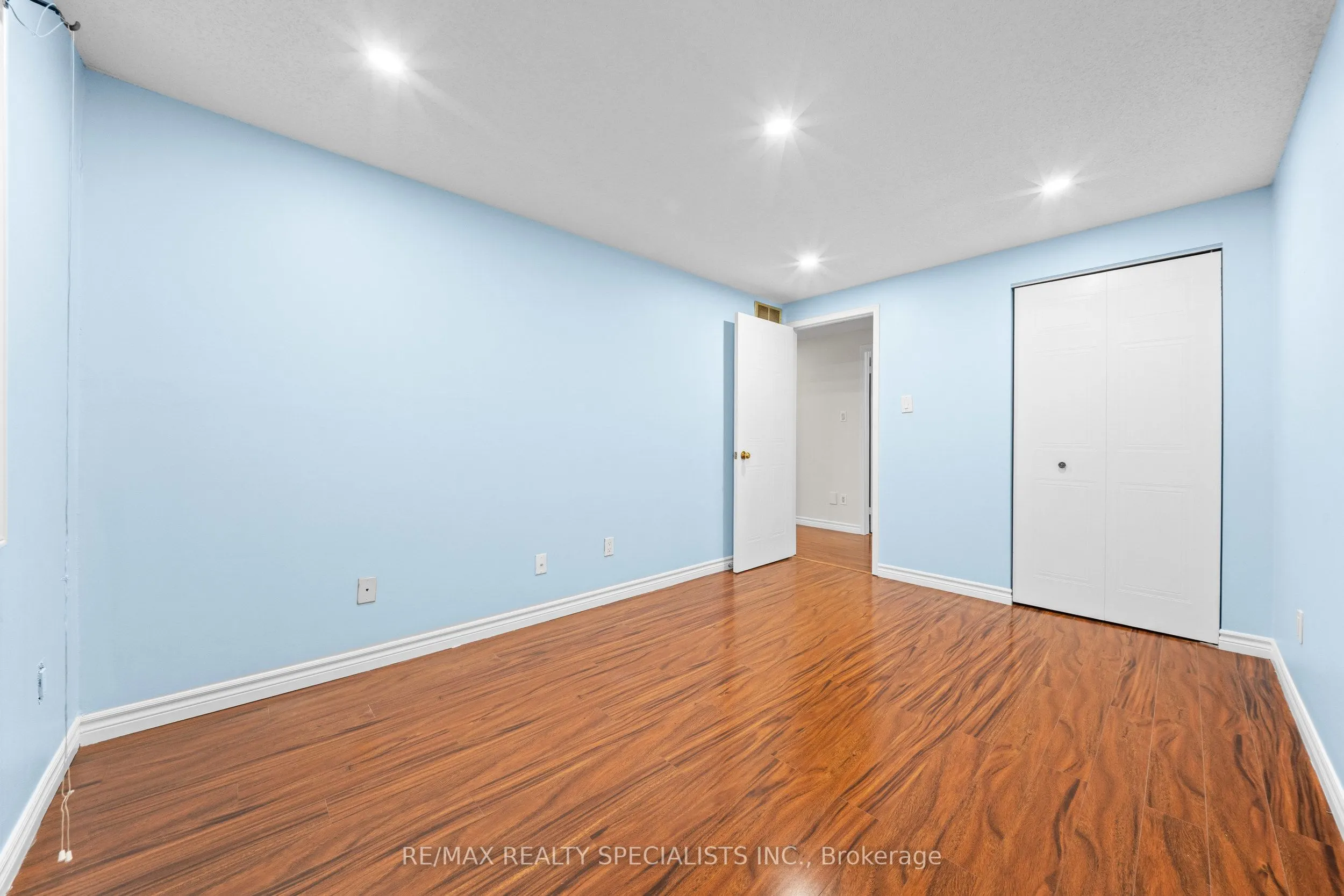 110 Steeles Crescent