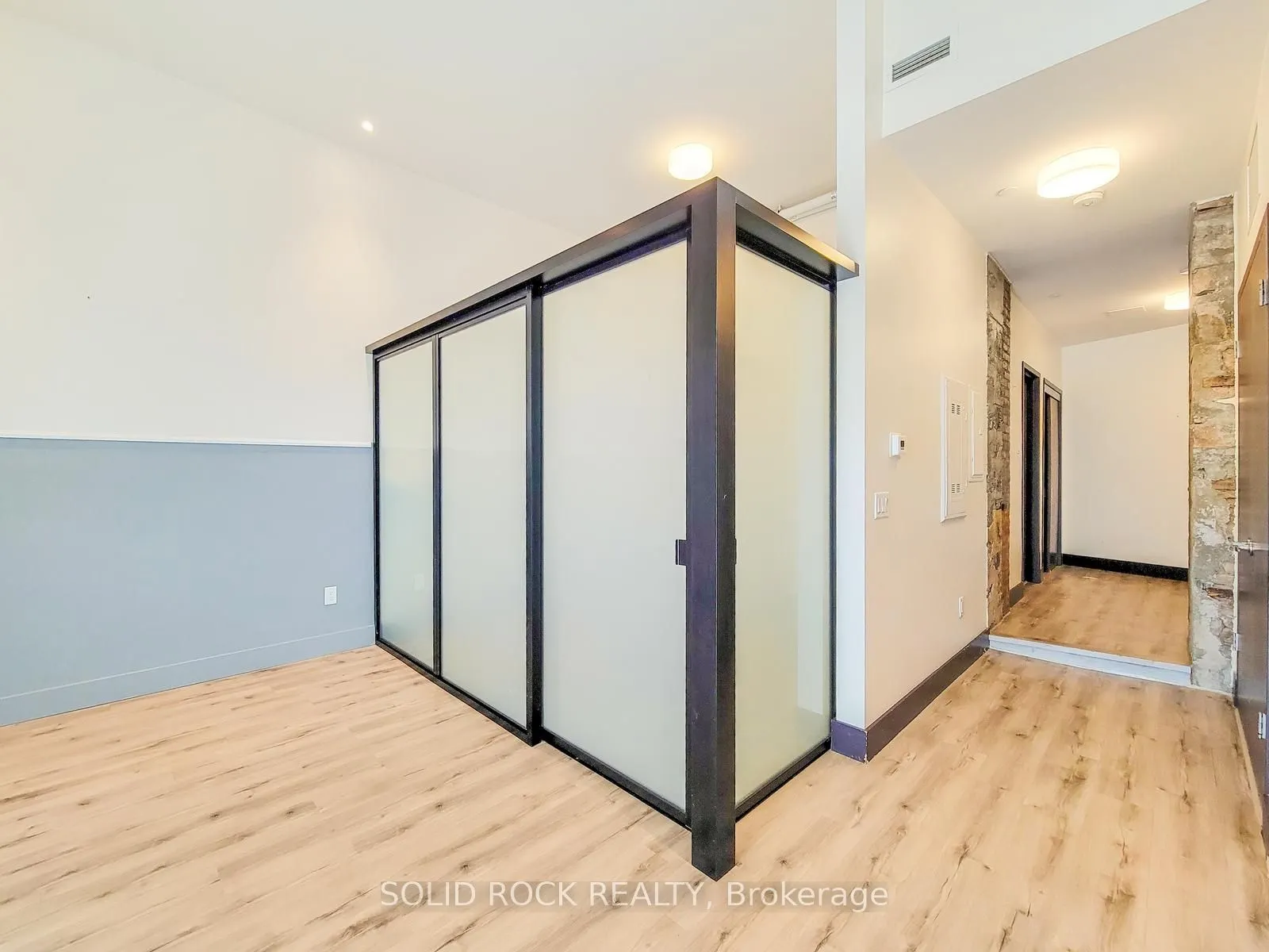 121 King Street E #101