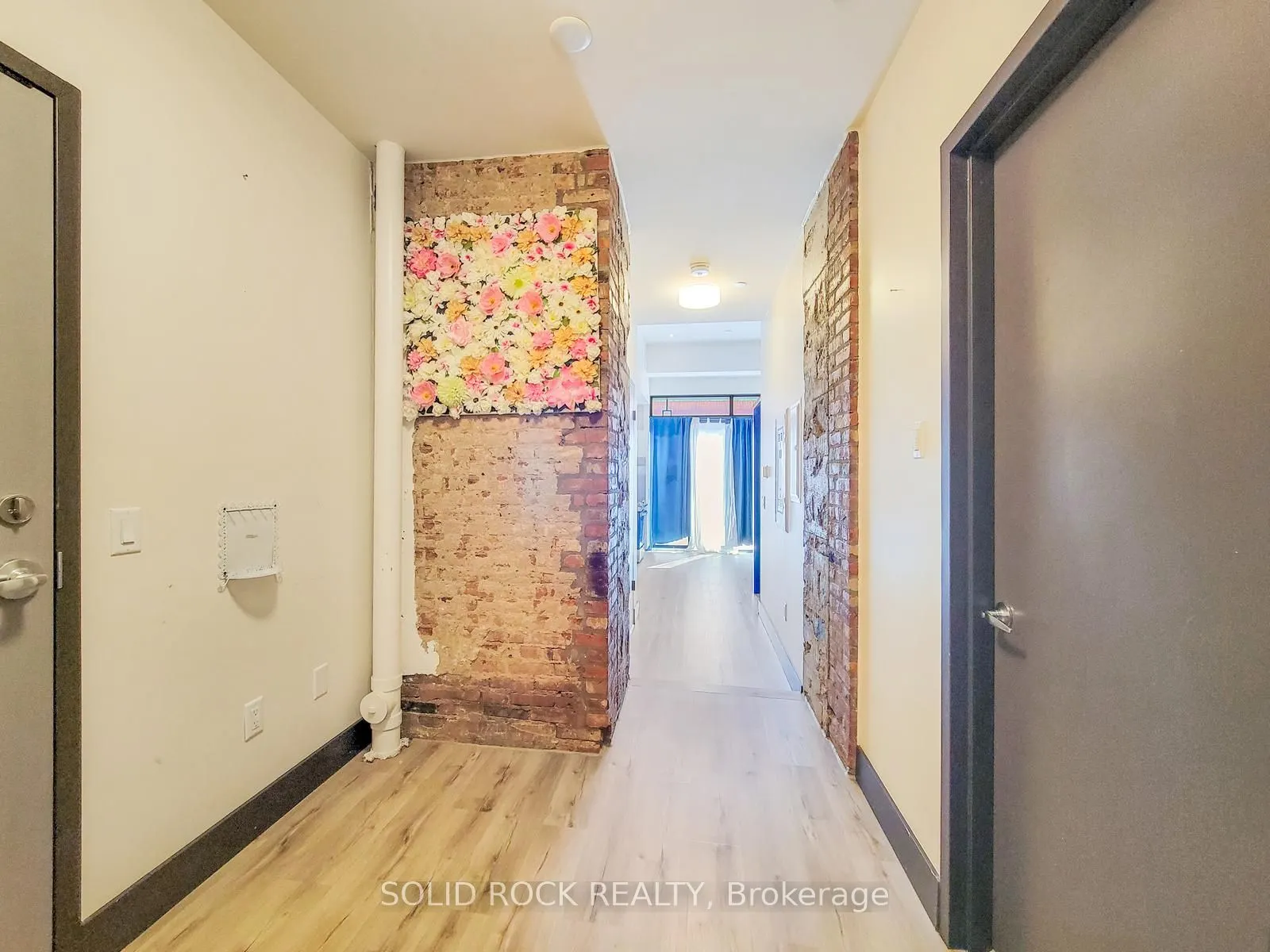 121 King Street E #101