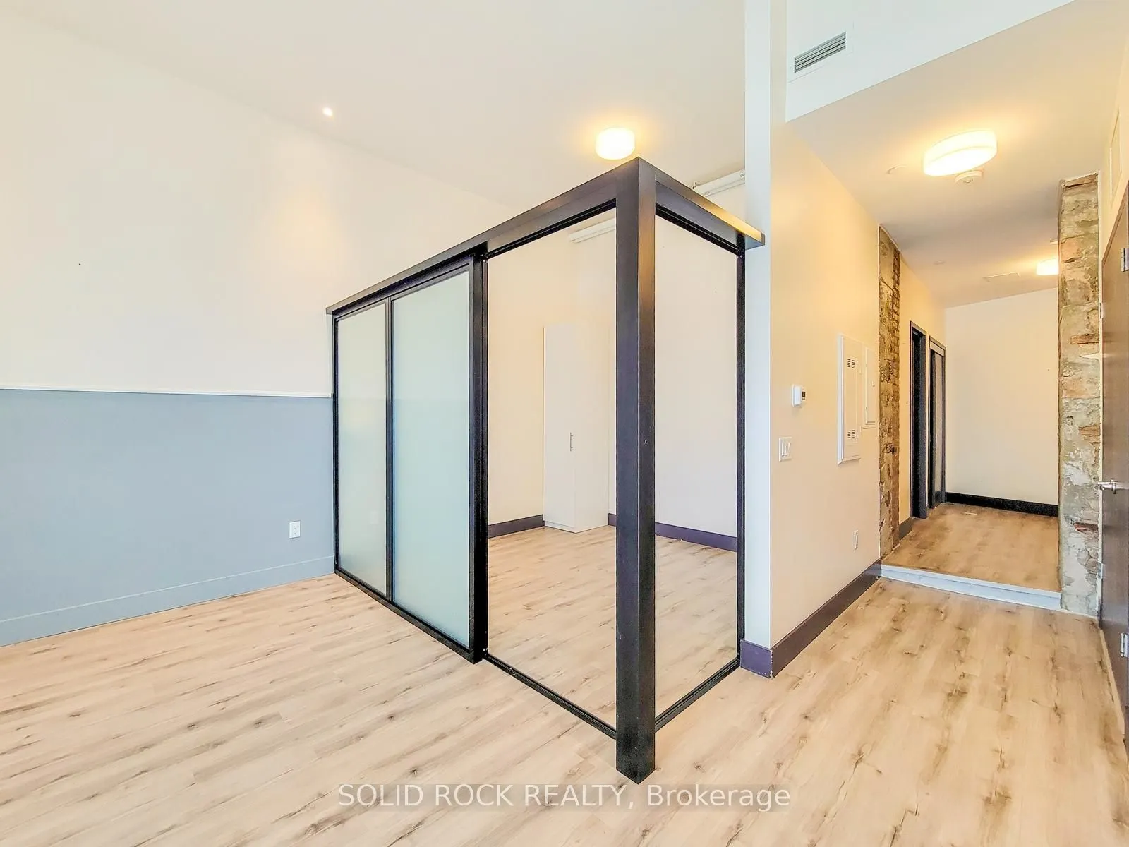 121 King Street E #101