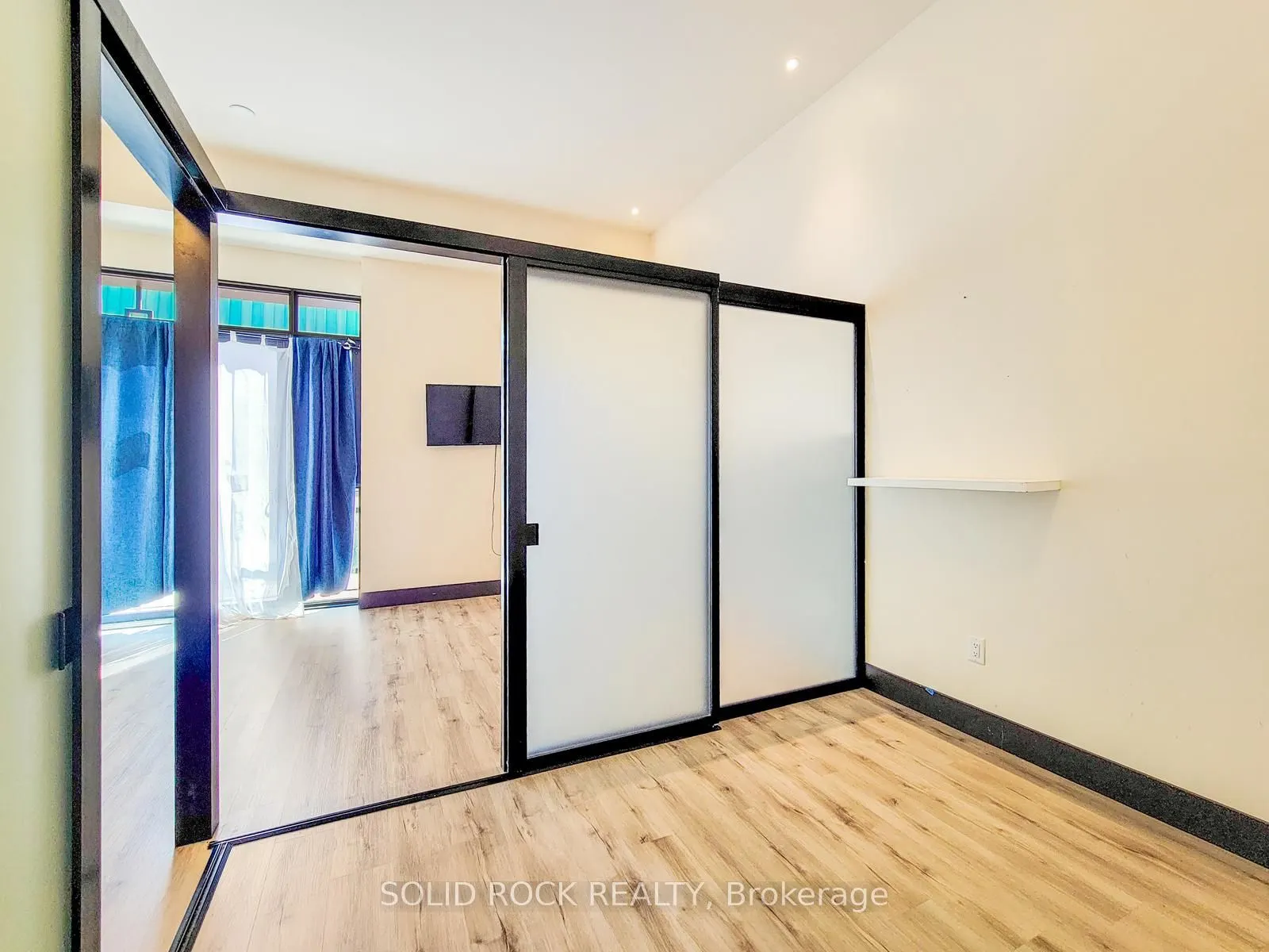 121 King Street E #101