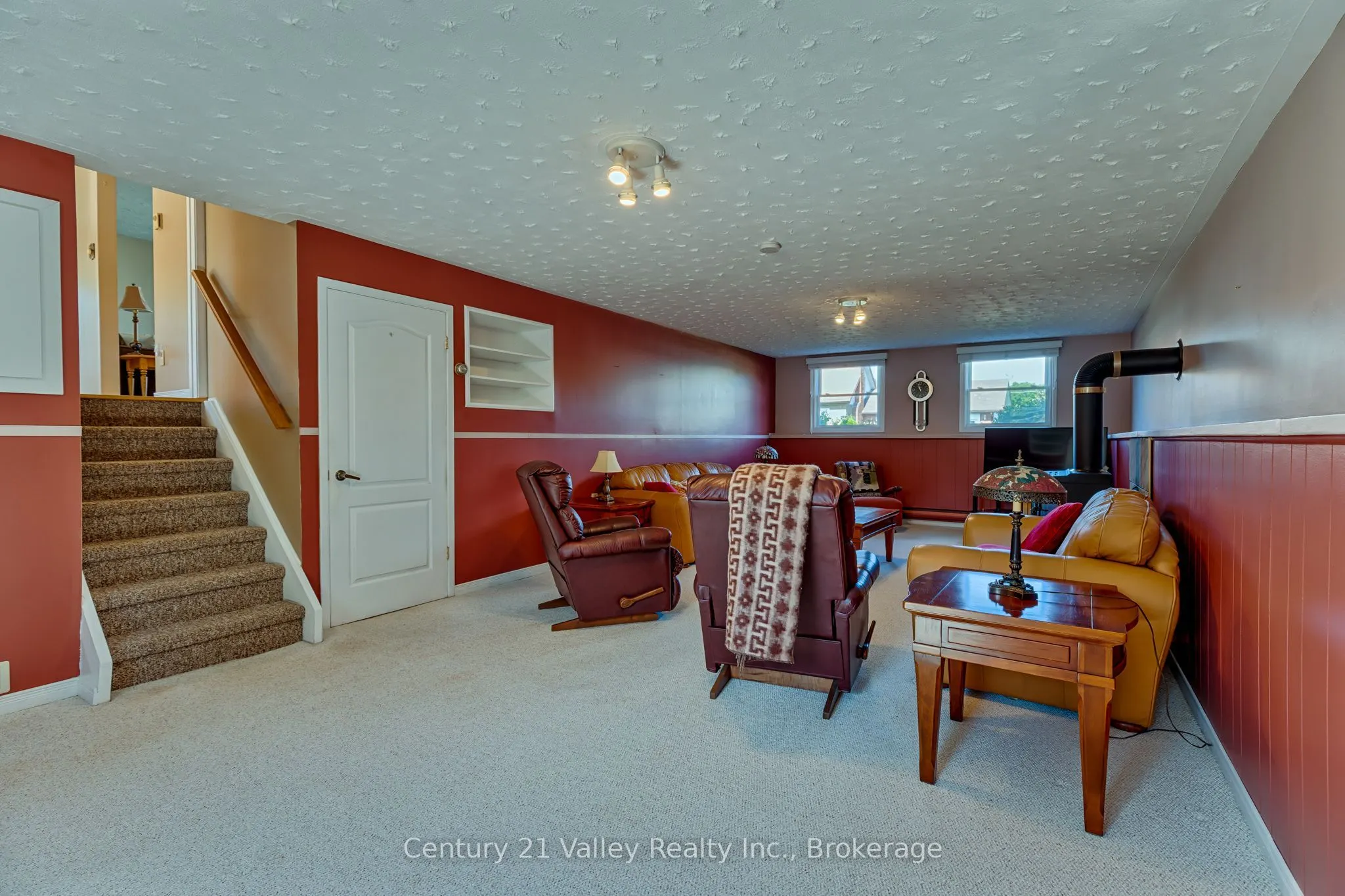 361 Sidney Avenue E