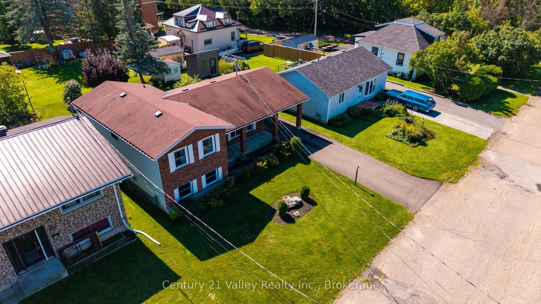 361 Sidney Avenue E