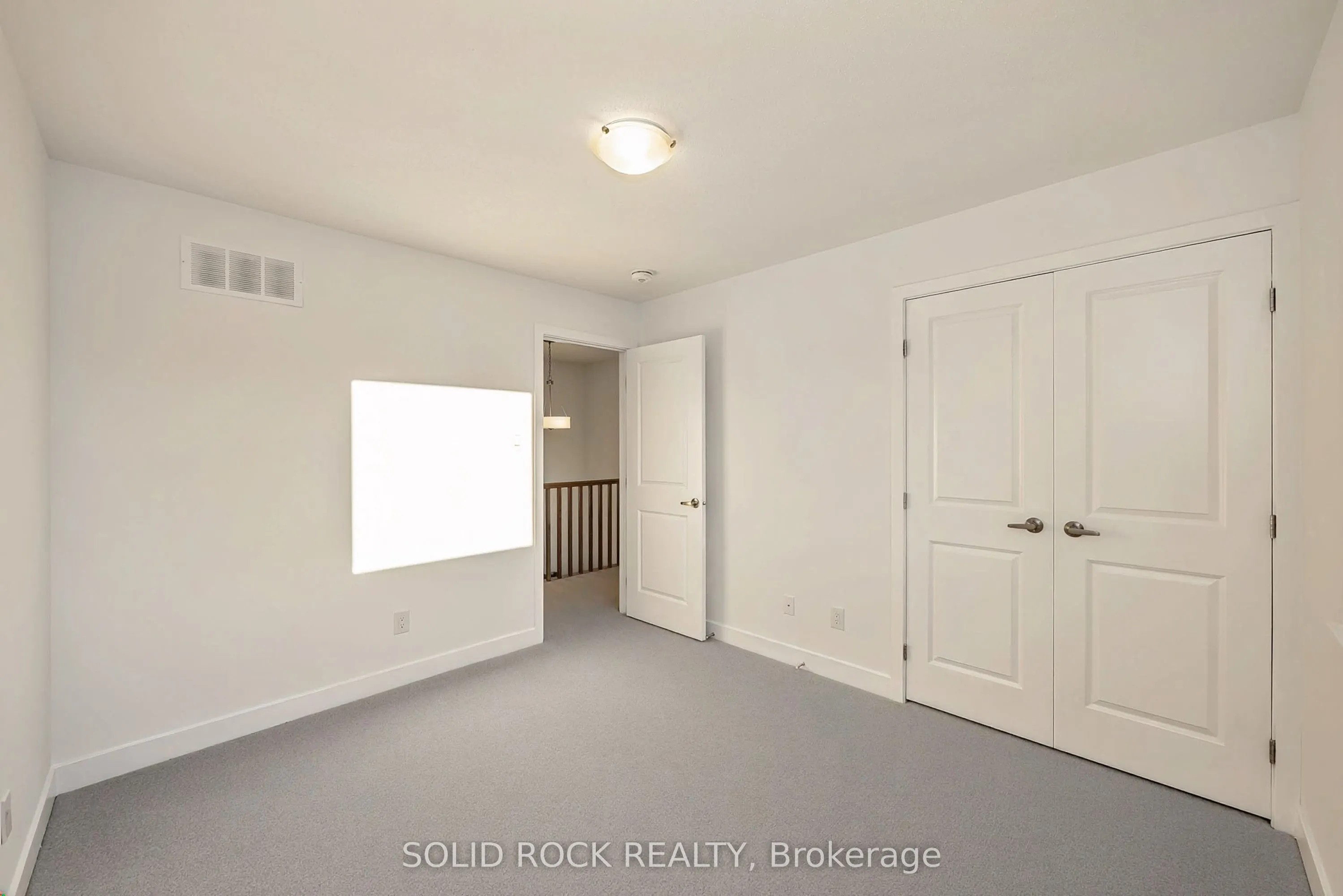 859 Solarium Avenue E
