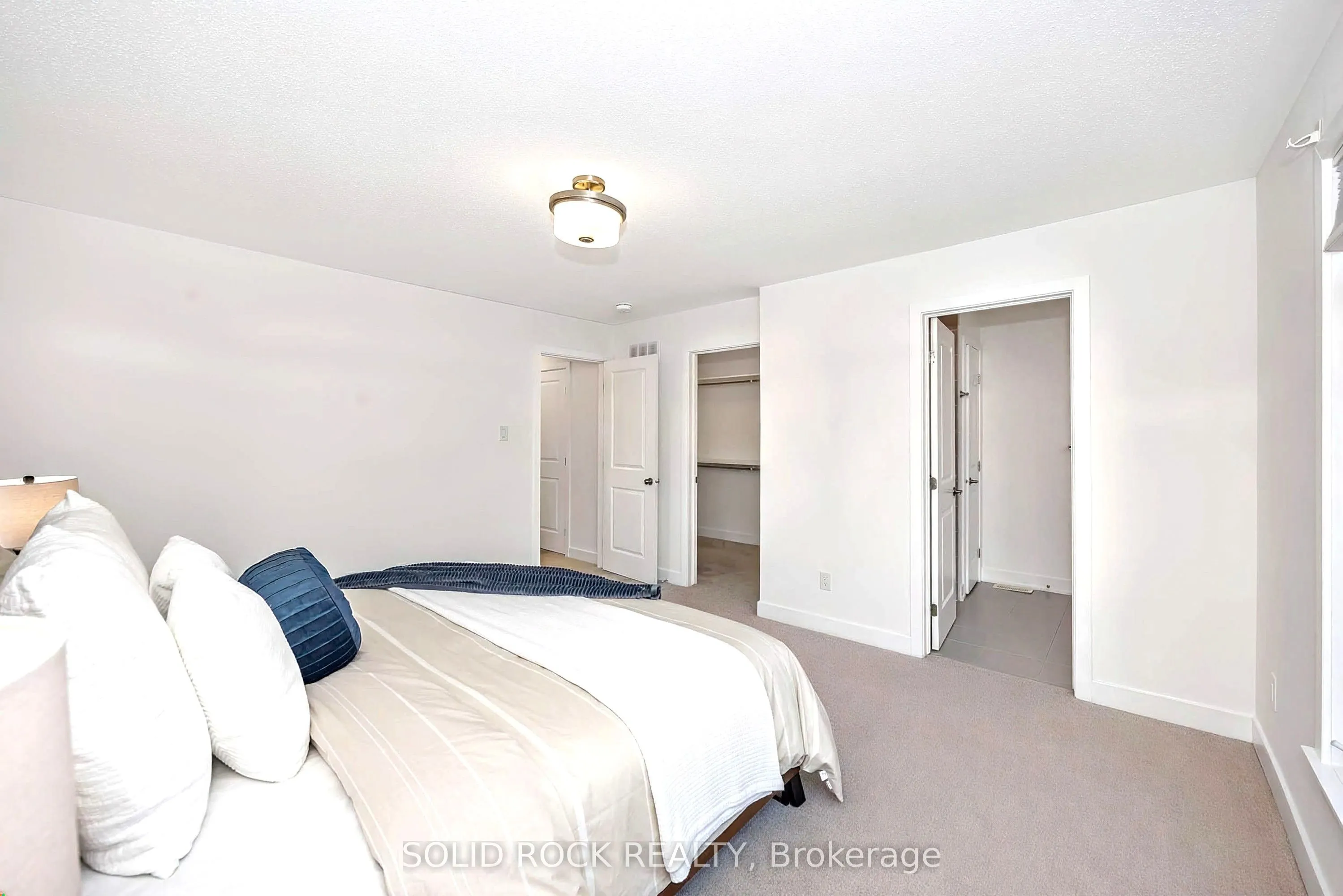 859 Solarium Avenue E