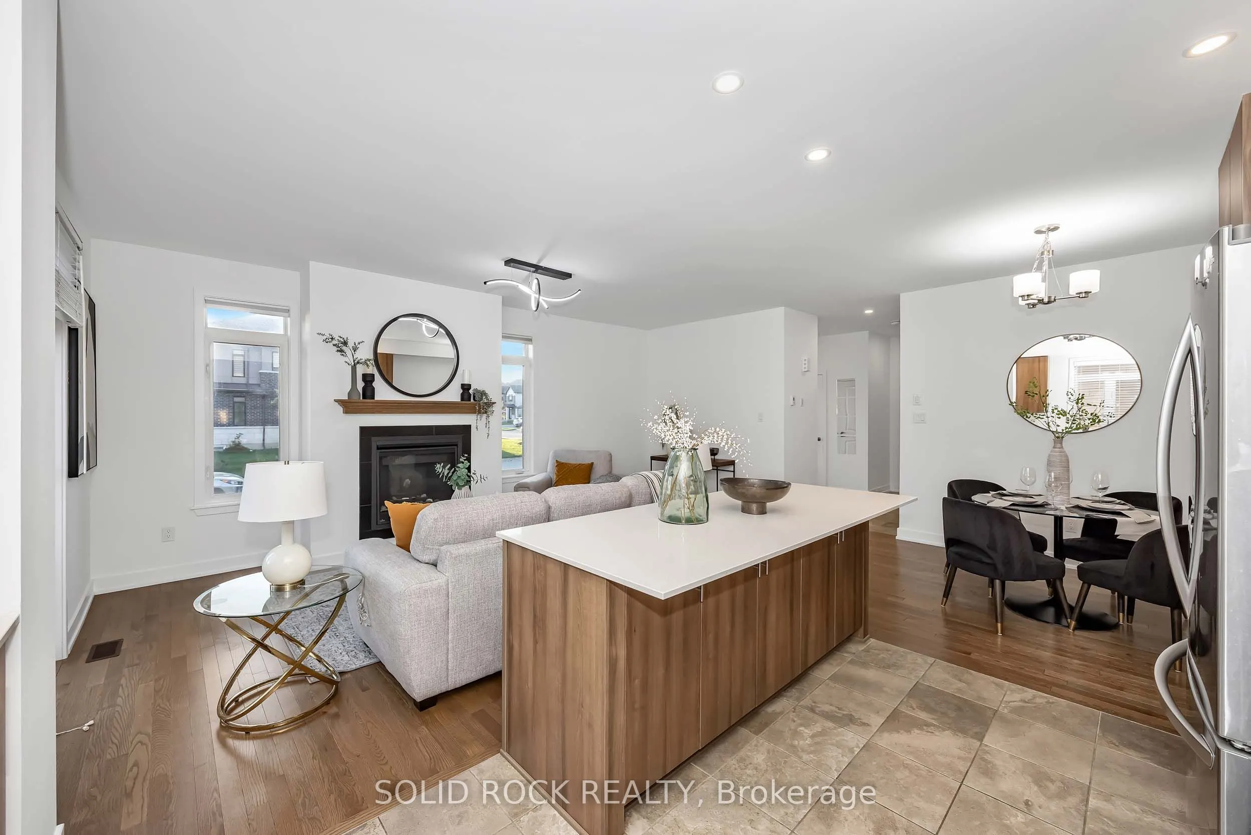 859 Solarium Avenue E