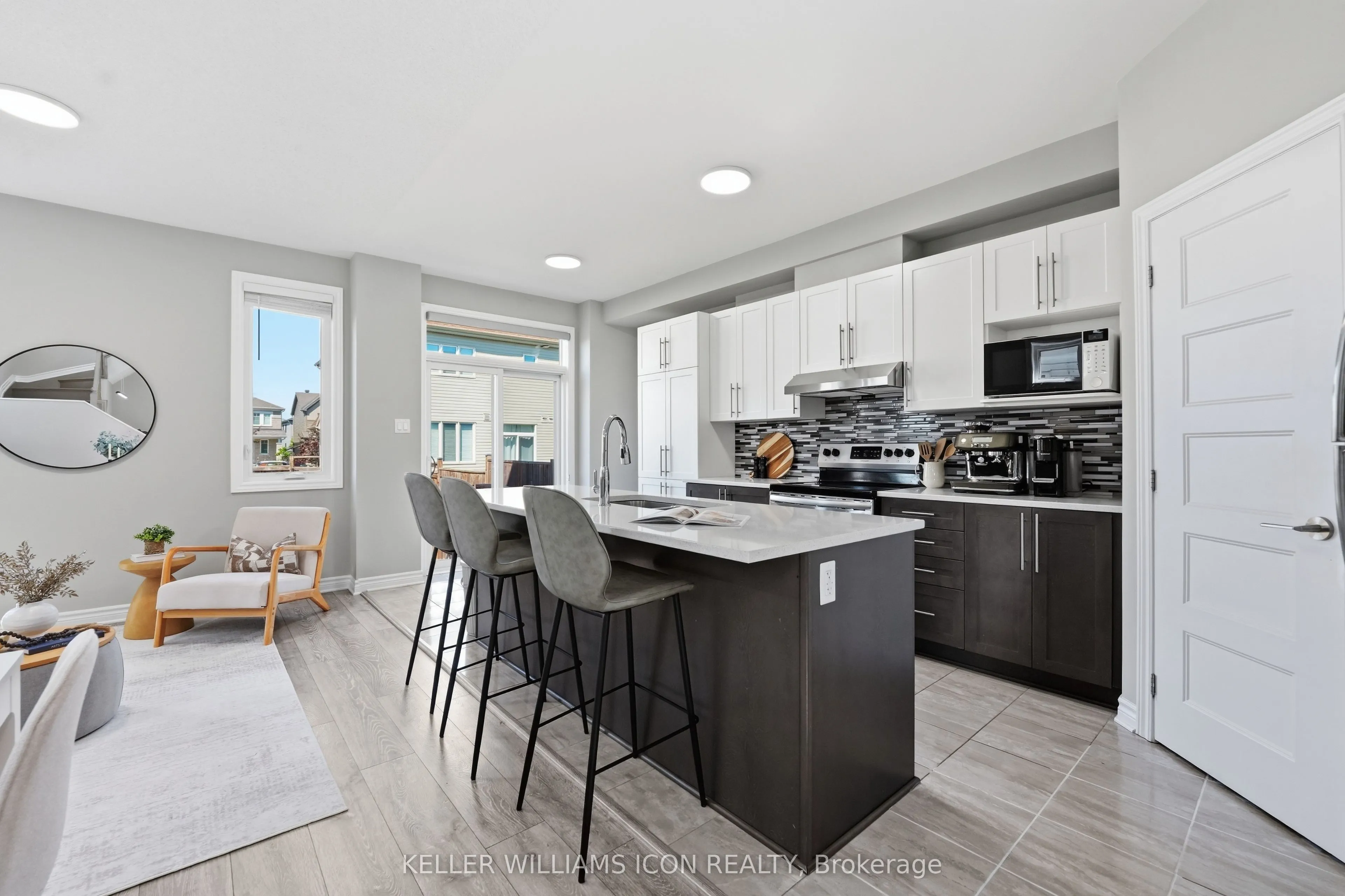 235 Bandelier Way
