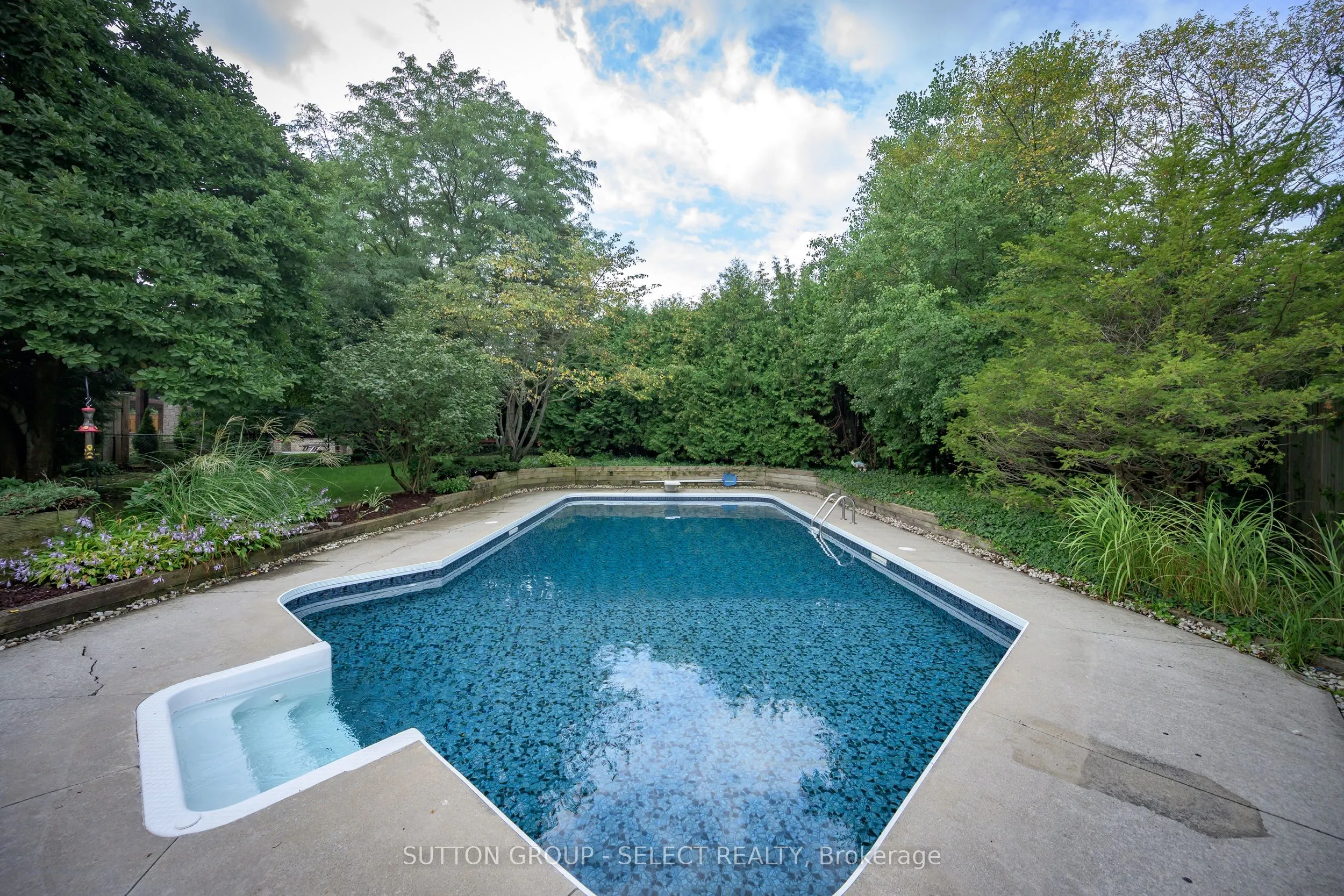 1316 Corley Drive N