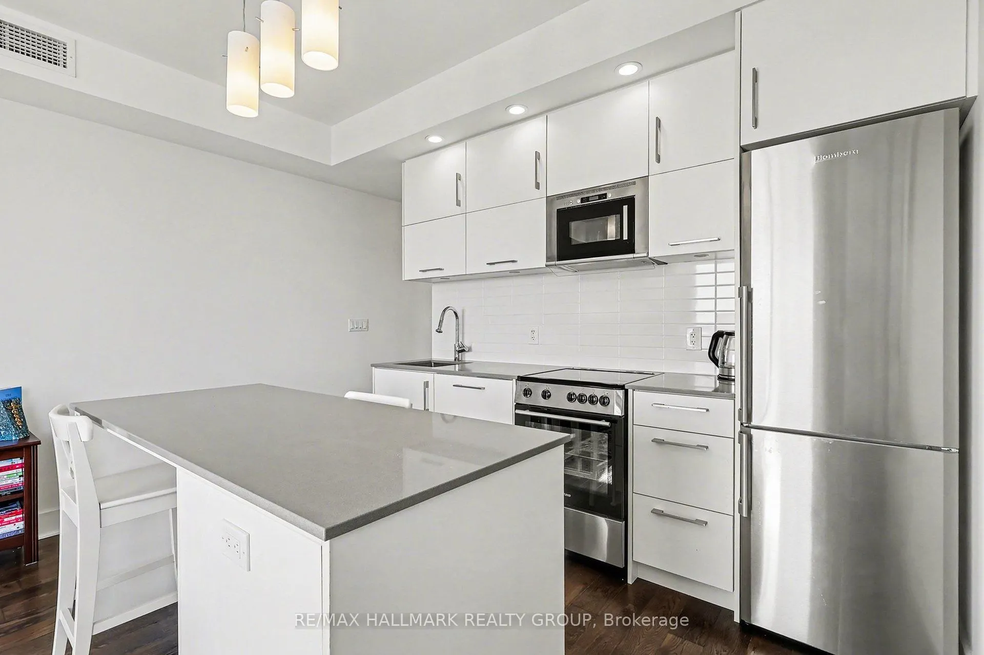 255 Bay Street #1412