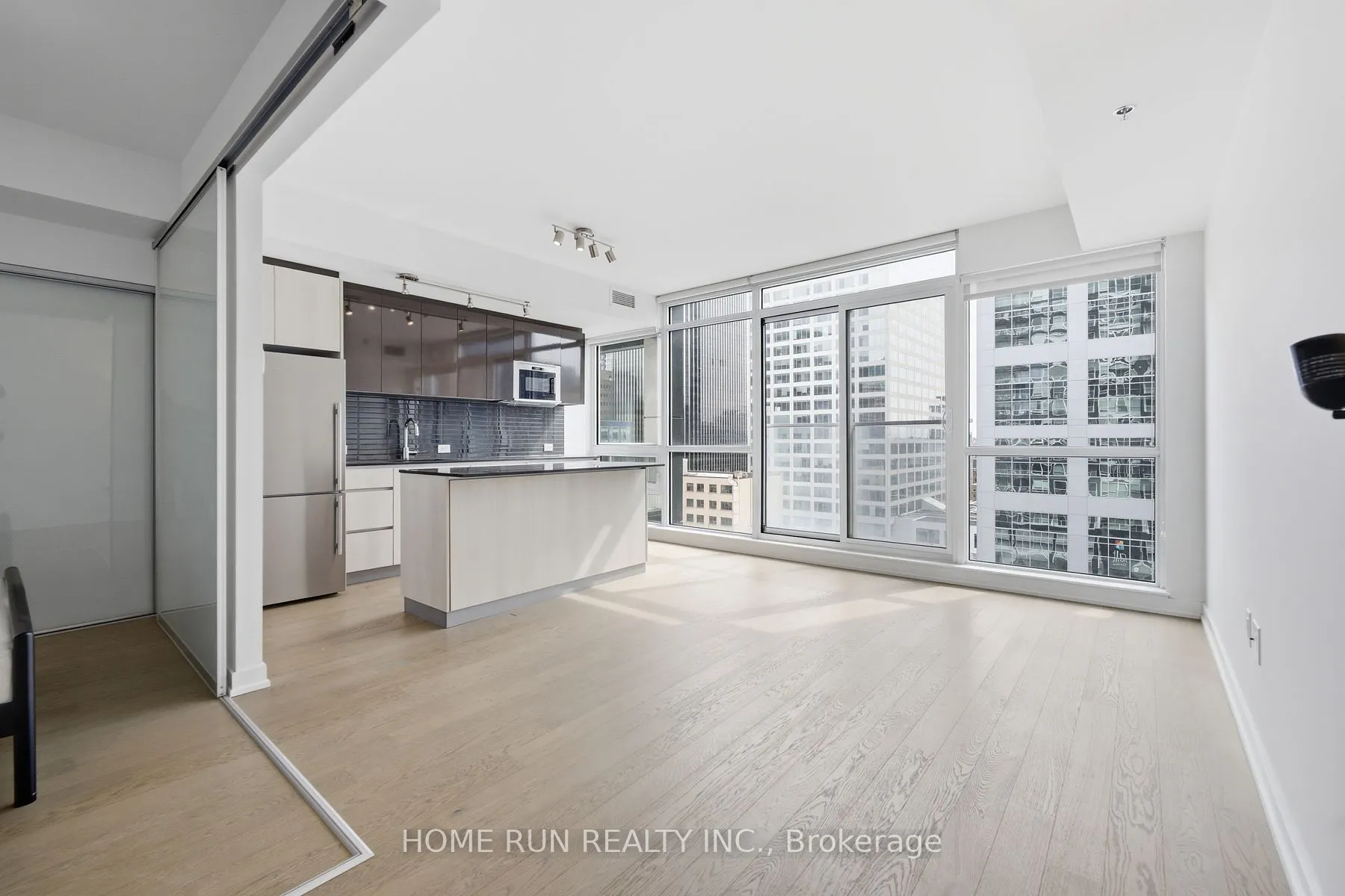 199 Slater Street #1007