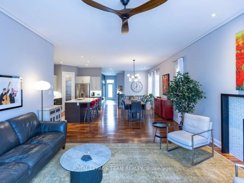 729 Carnelian Crescent