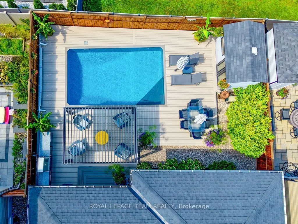 729 Carnelian Crescent
