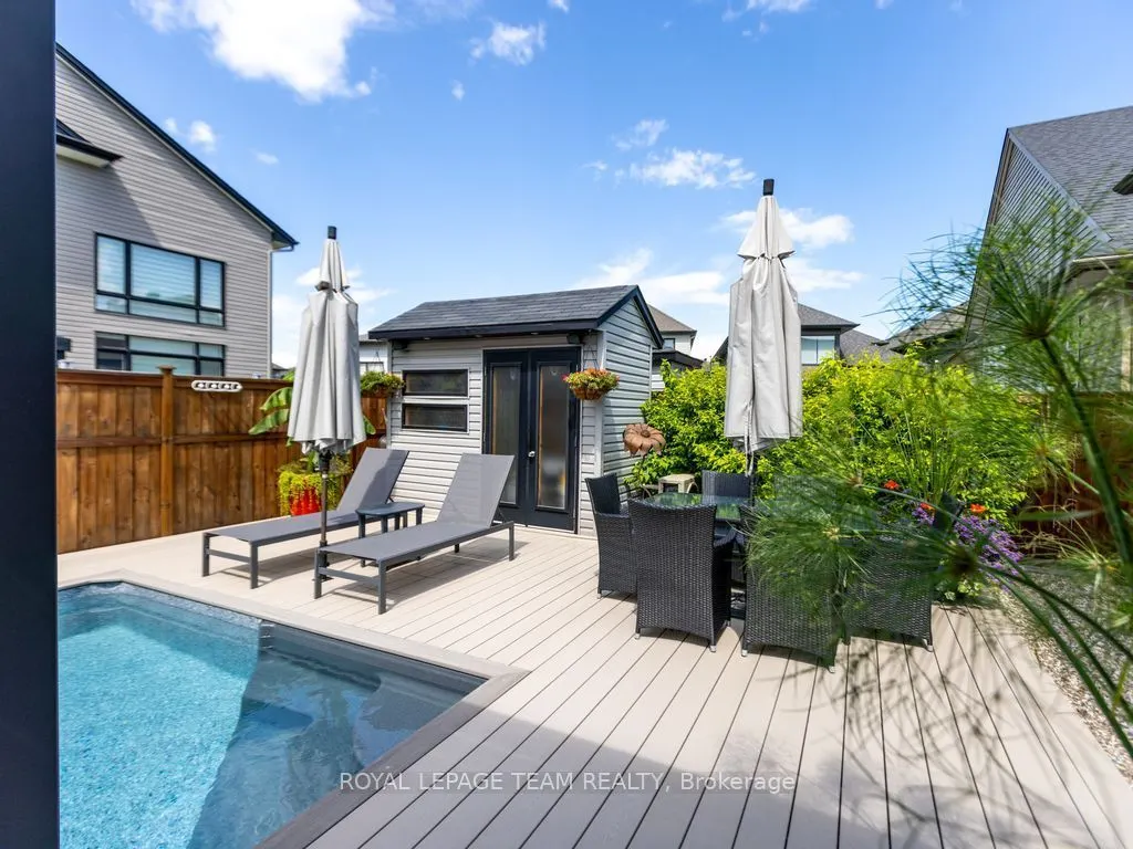 729 Carnelian Crescent