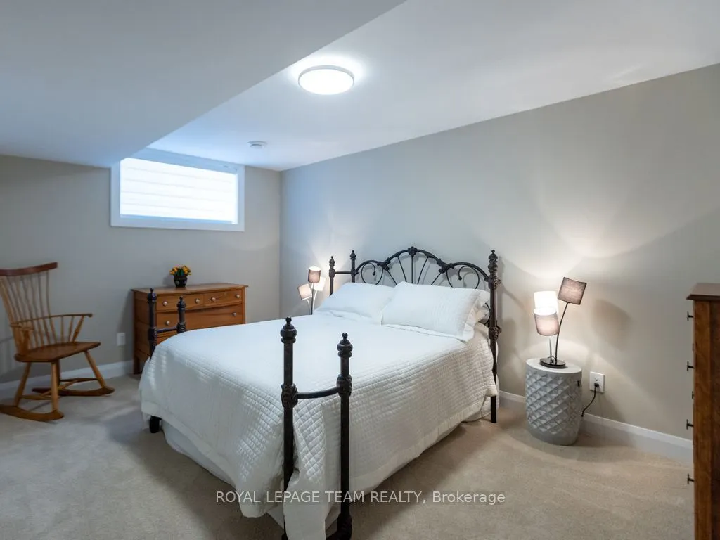 729 Carnelian Crescent