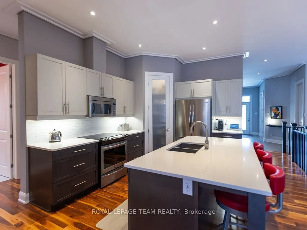 729 Carnelian Crescent
