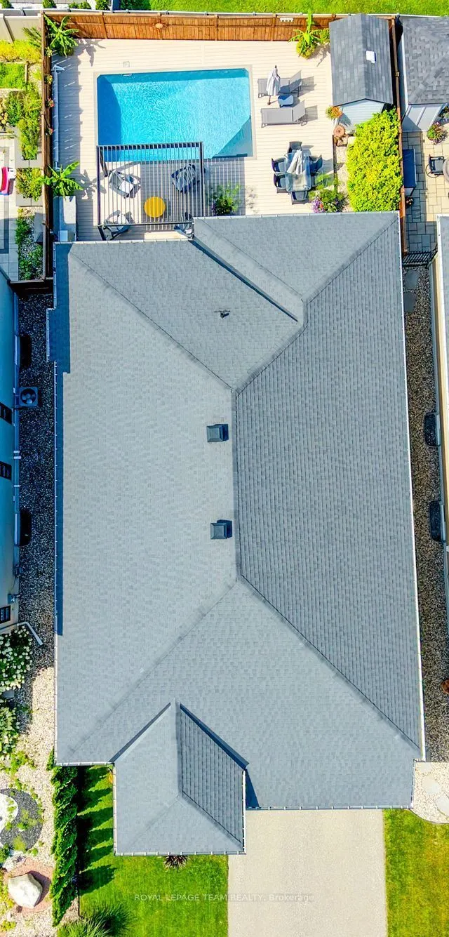 729 Carnelian Crescent