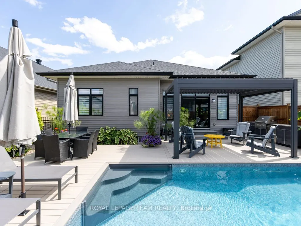 729 Carnelian Crescent