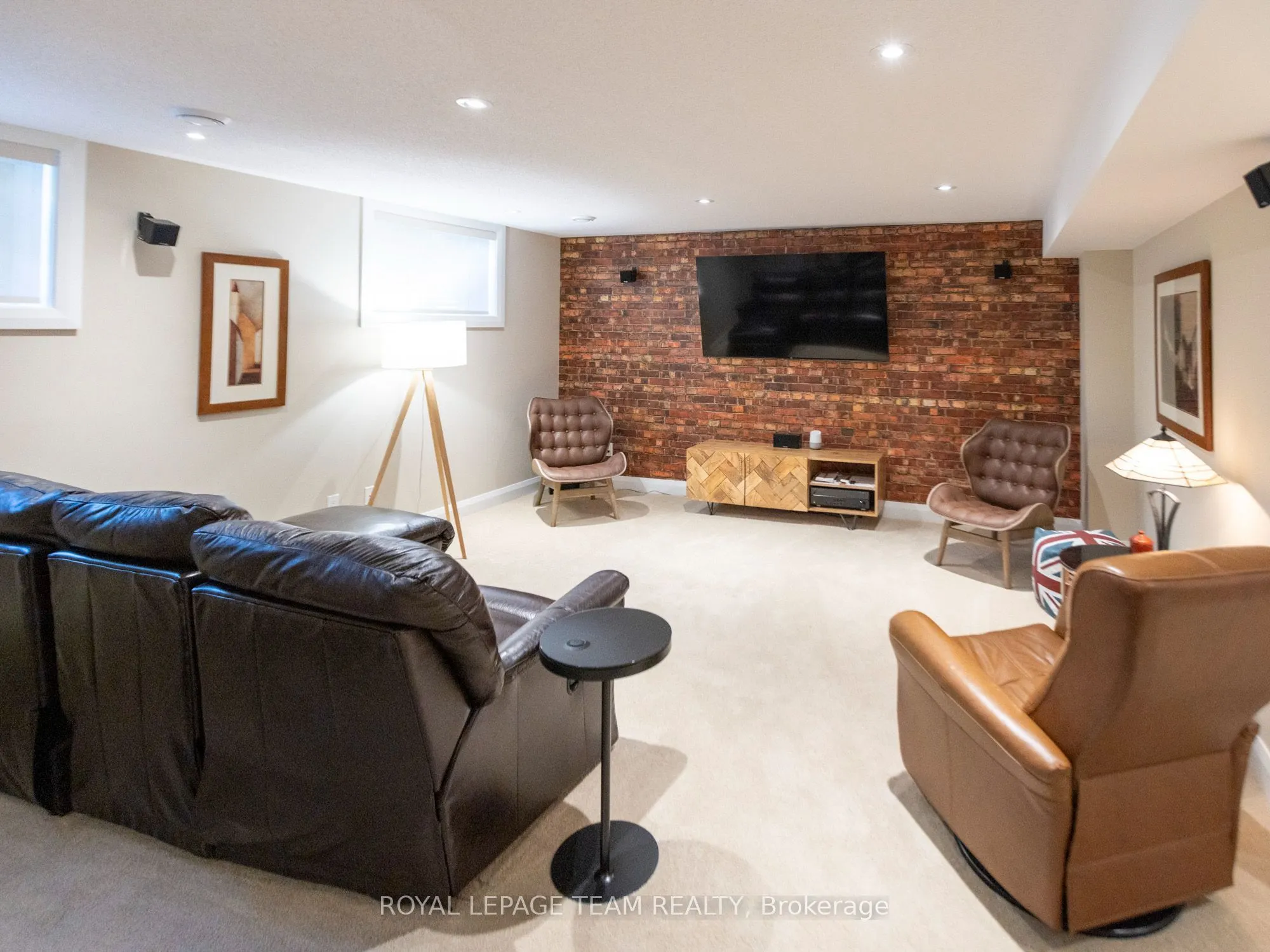 729 Carnelian Crescent