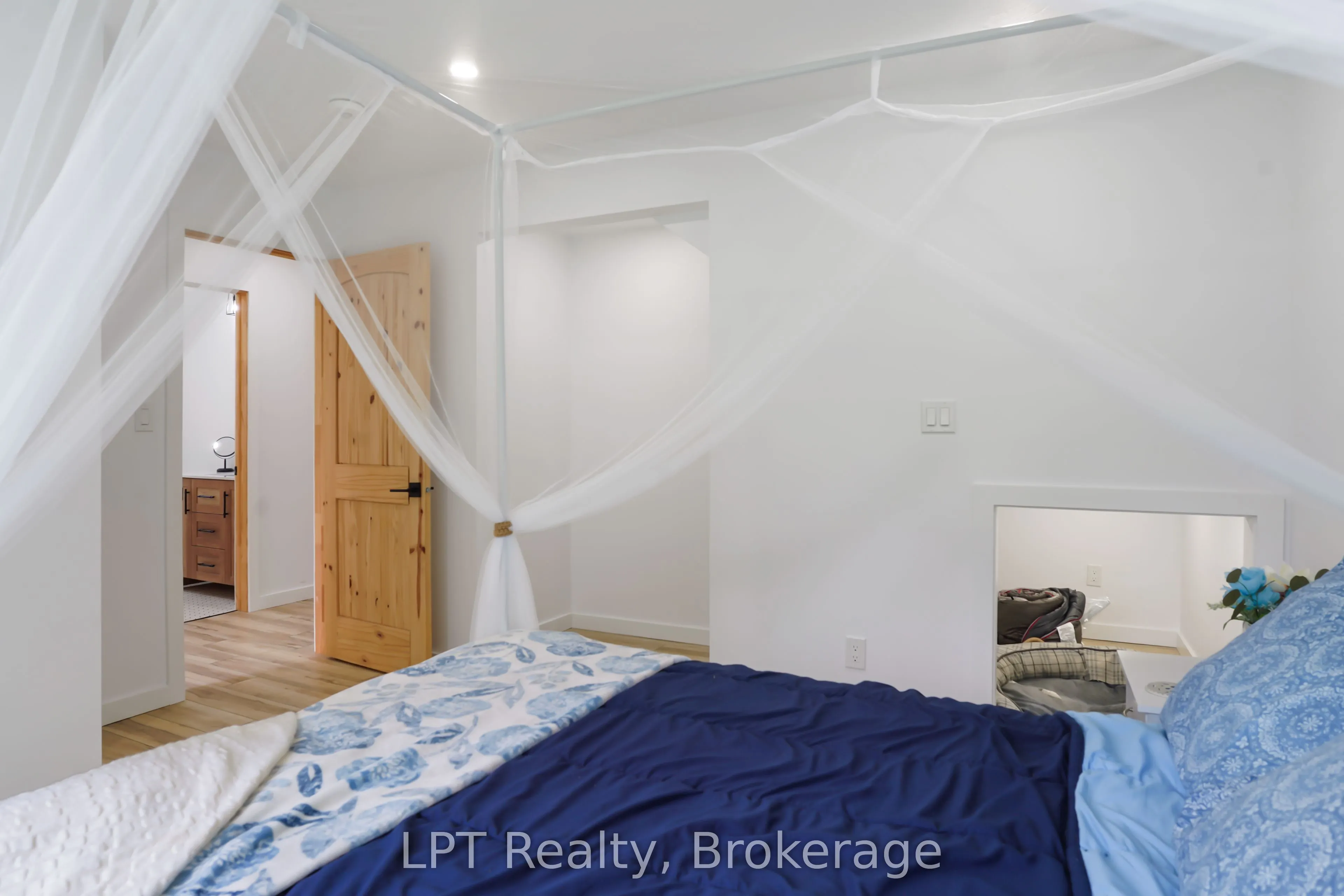6 Spry Lake Road