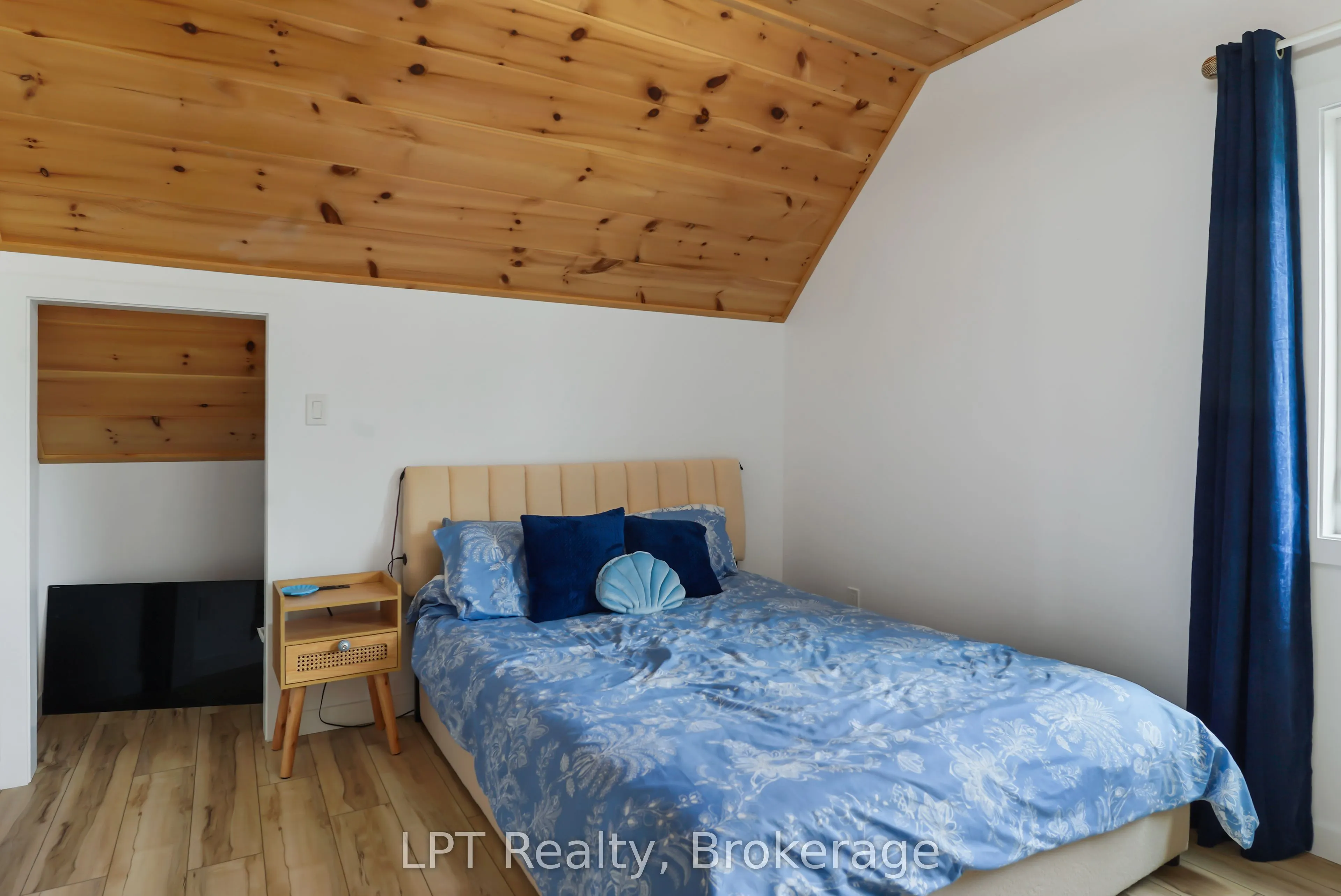 6 Spry Lake Road