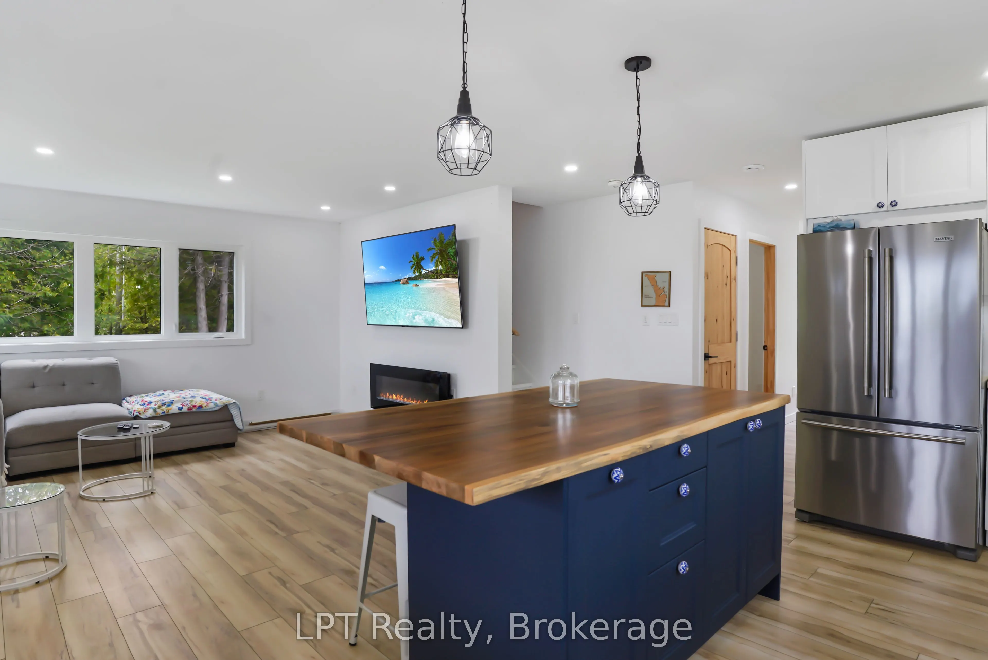 6 Spry Lake Road