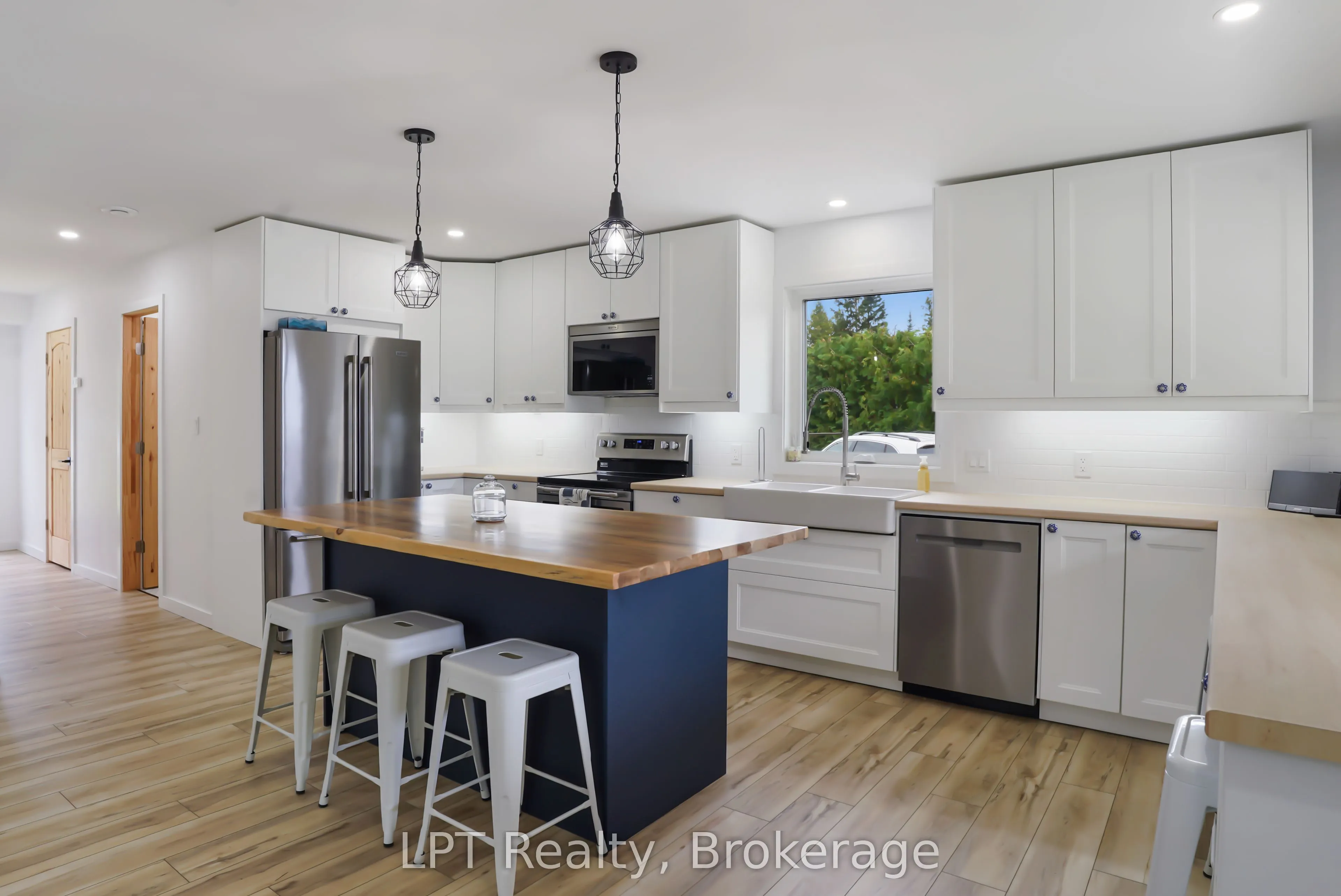 6 Spry Lake Road