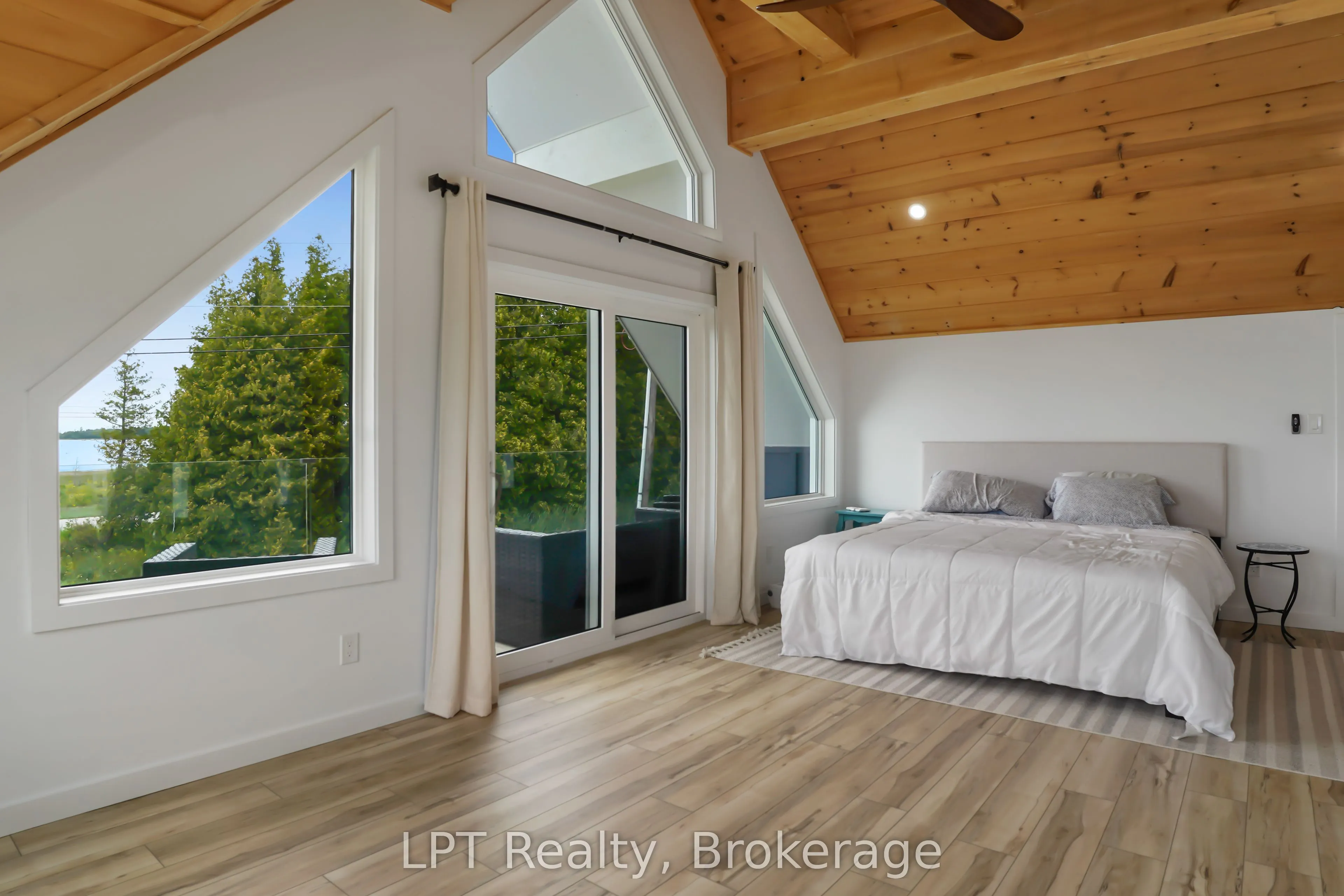 6 Spry Lake Road
