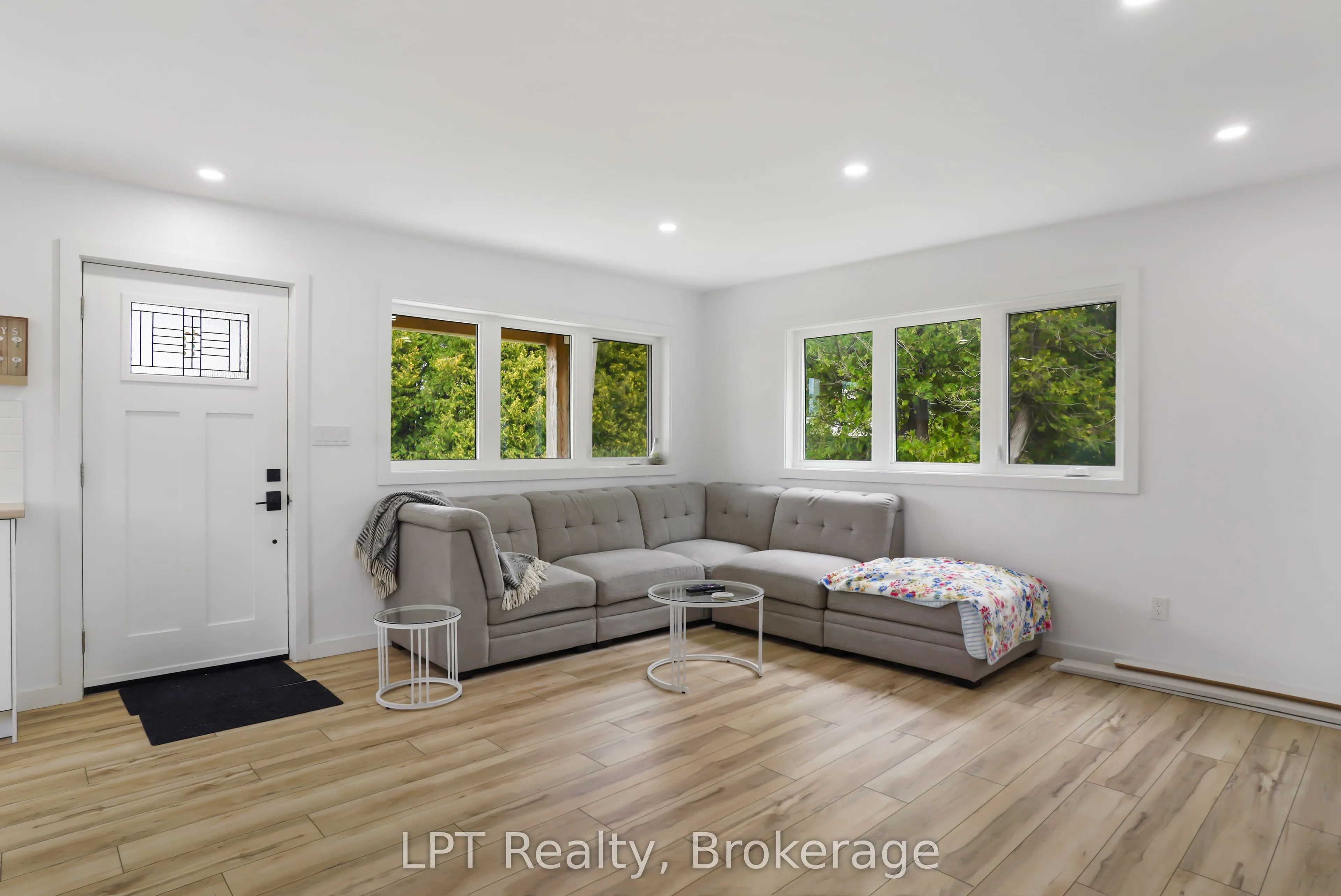 6 Spry Lake Road