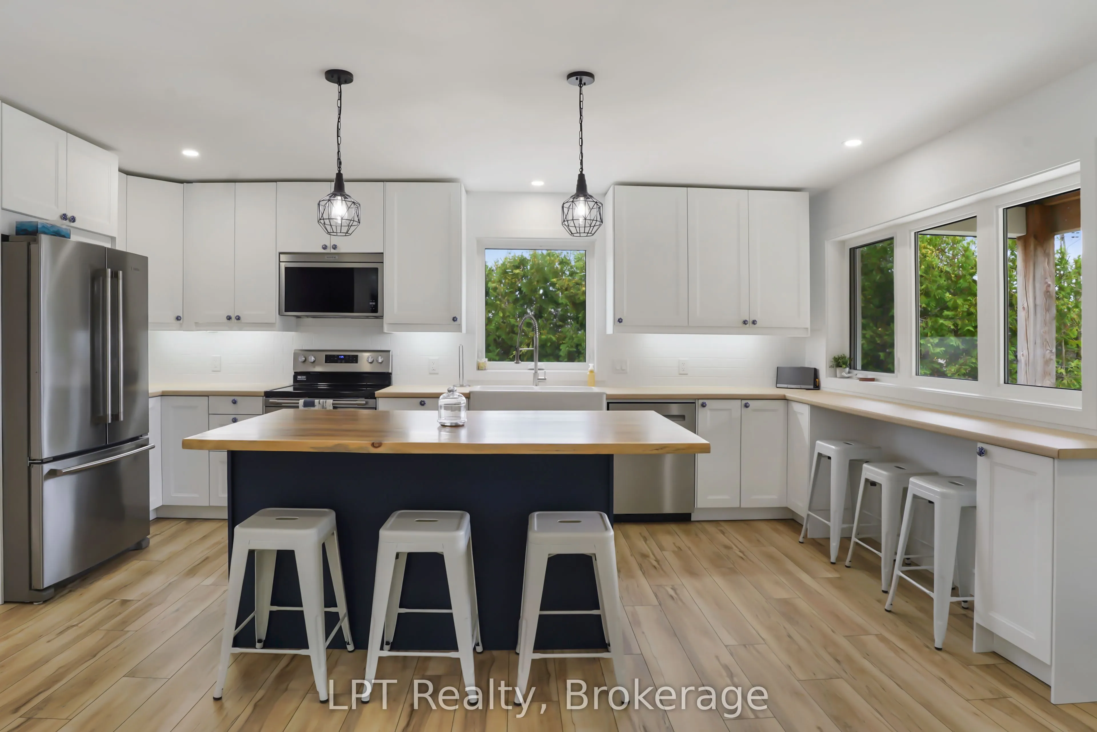 6 Spry Lake Road