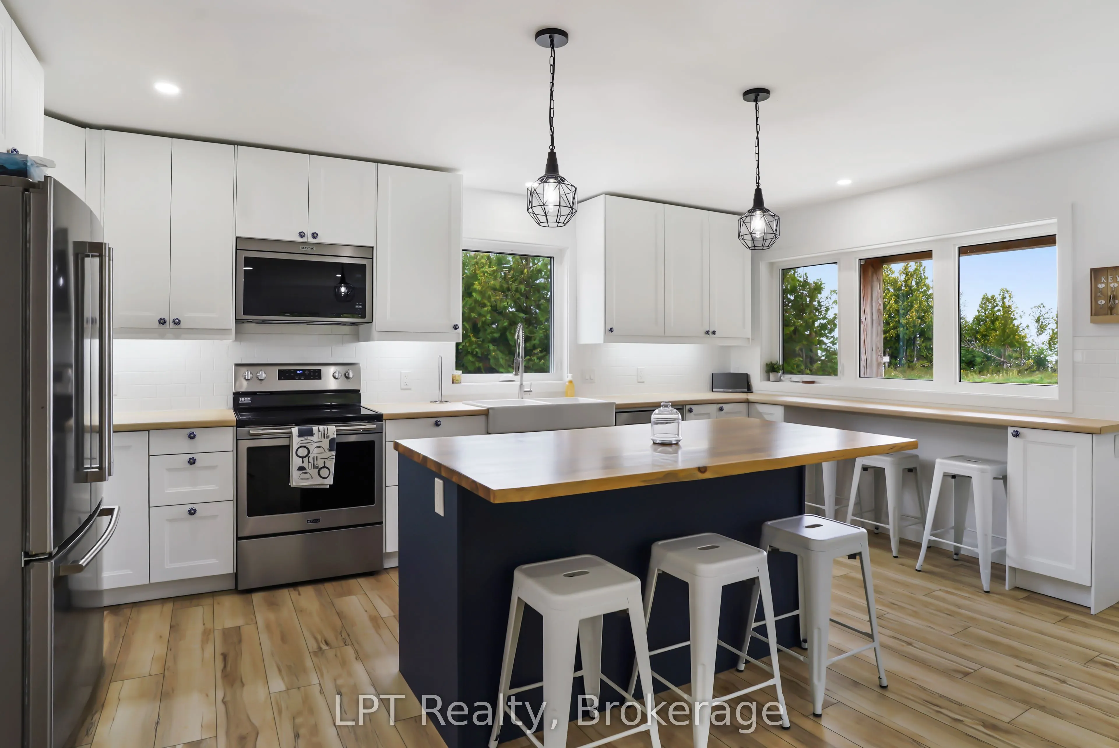 6 Spry Lake Road