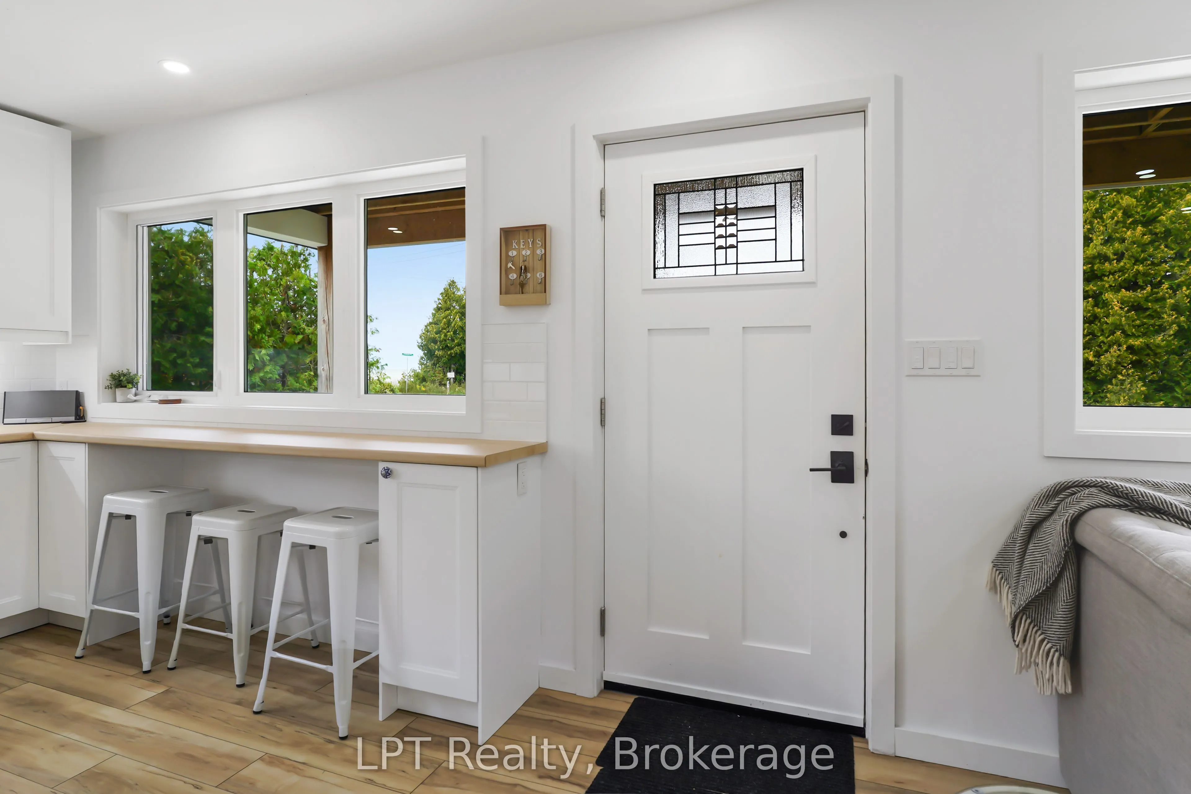 6 Spry Lake Road