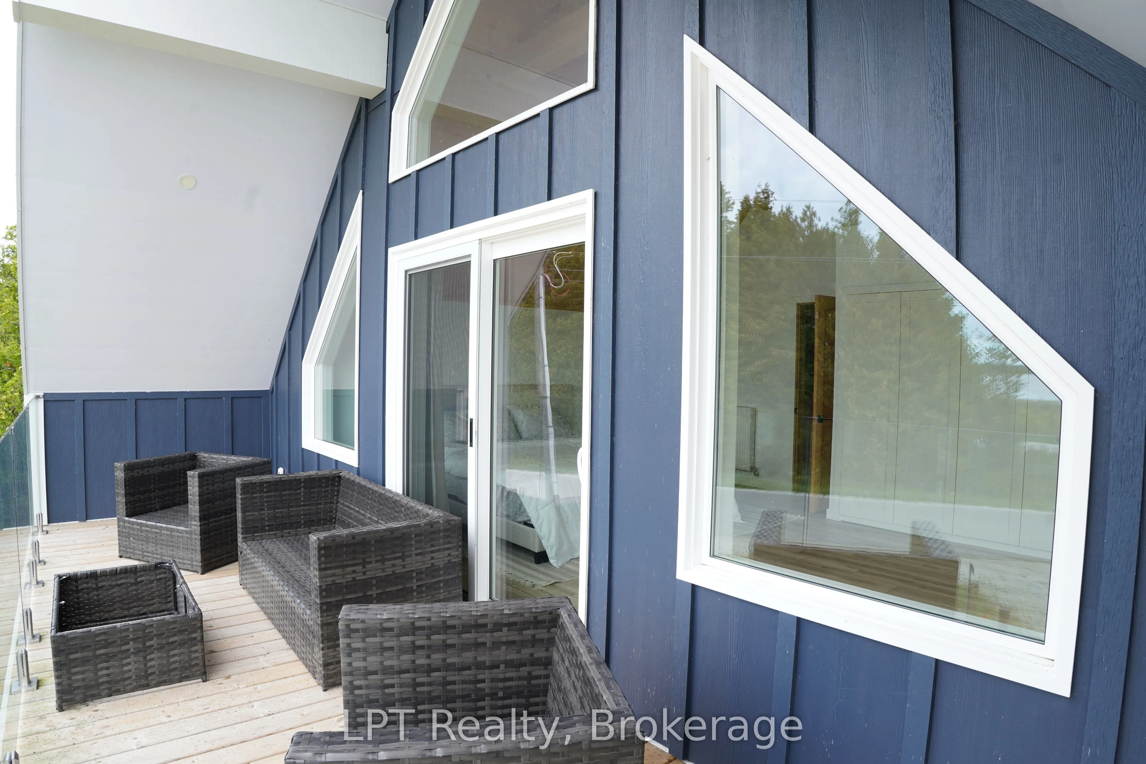 6 Spry Lake Road