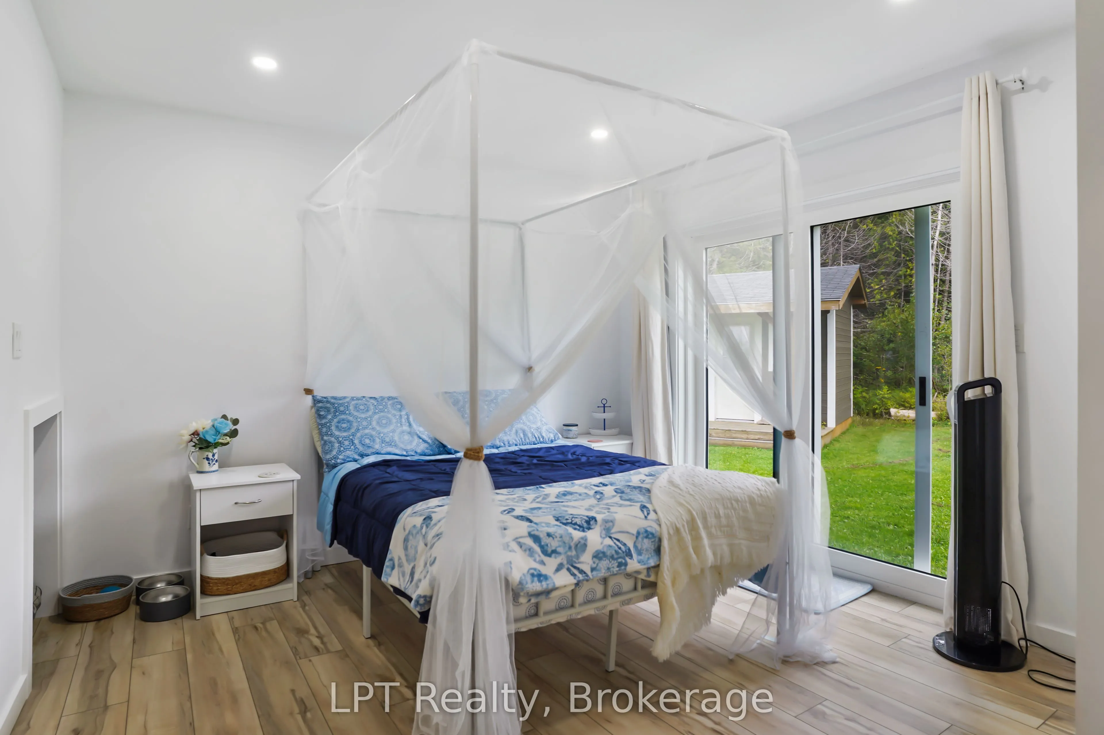 6 Spry Lake Road