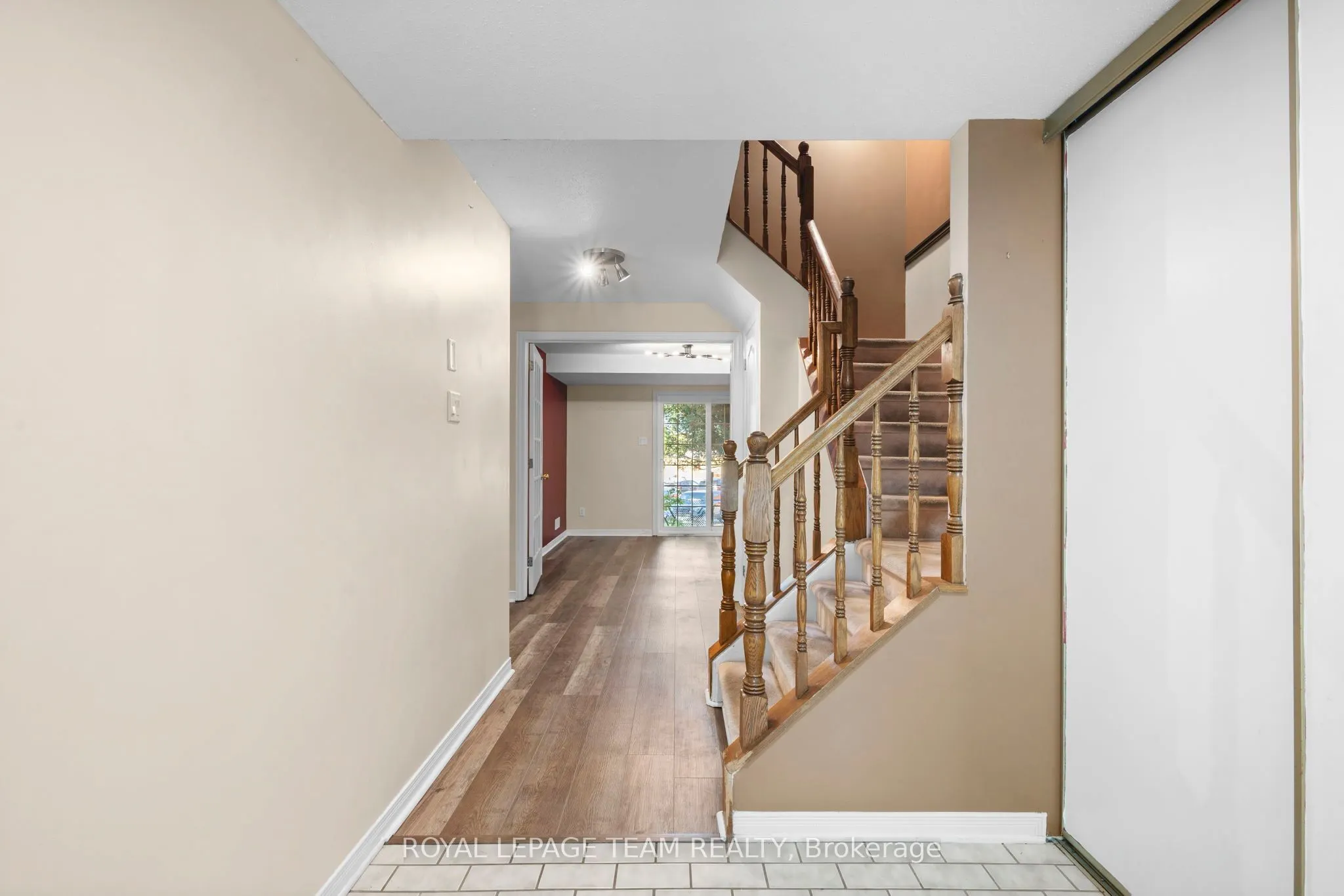 8 Mannington Court