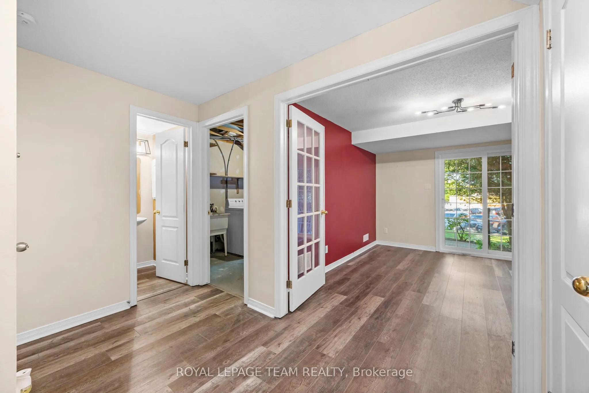 8 Mannington Court