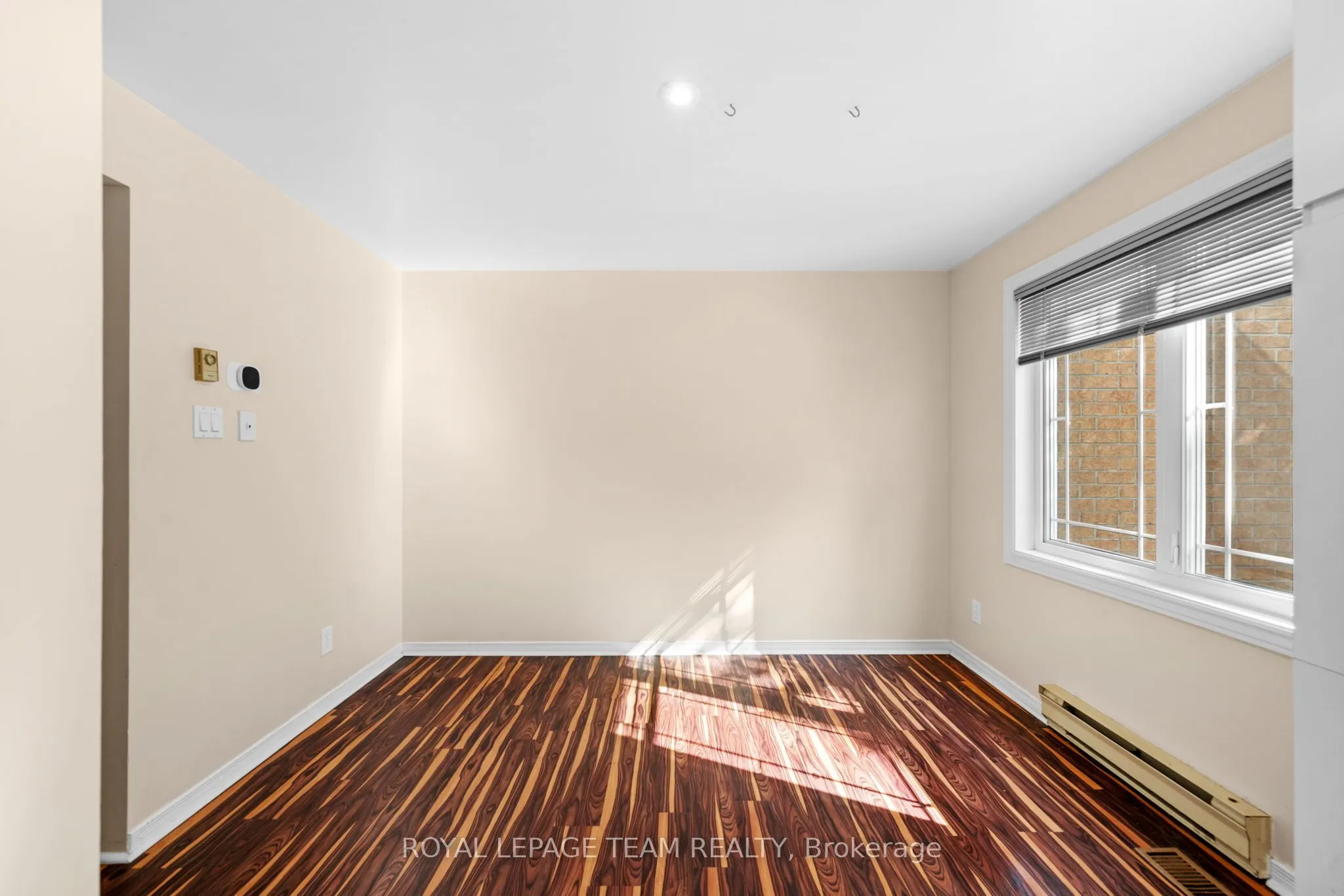 8 Mannington Court