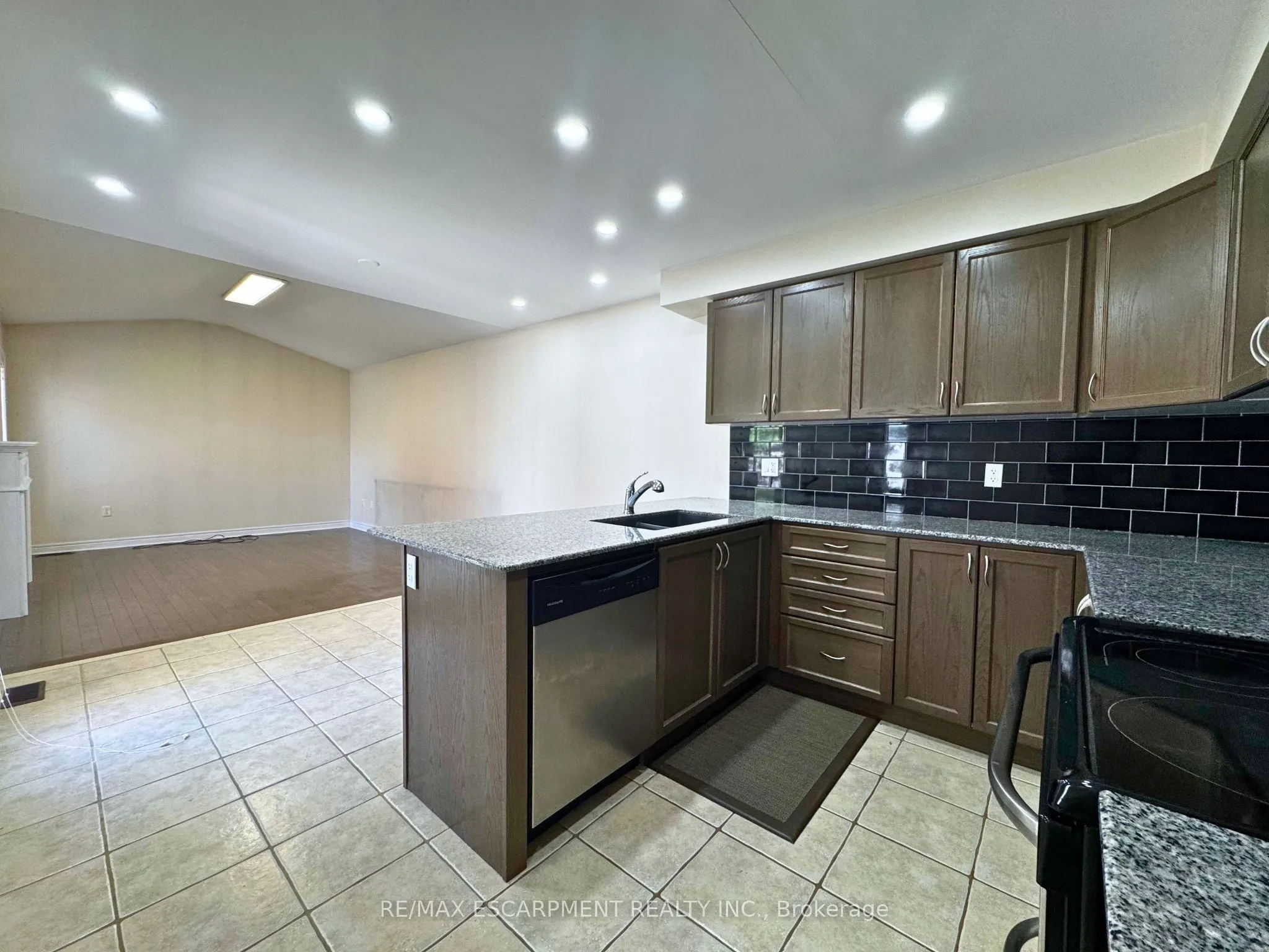 11 Keith Crescent