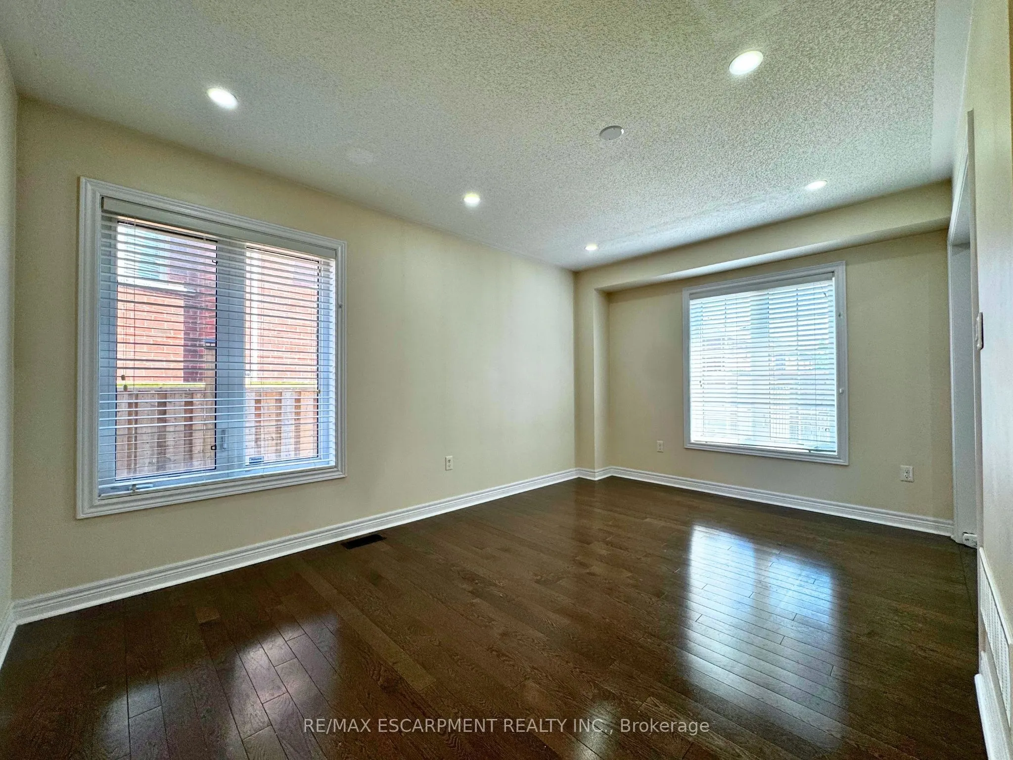 11 Keith Crescent