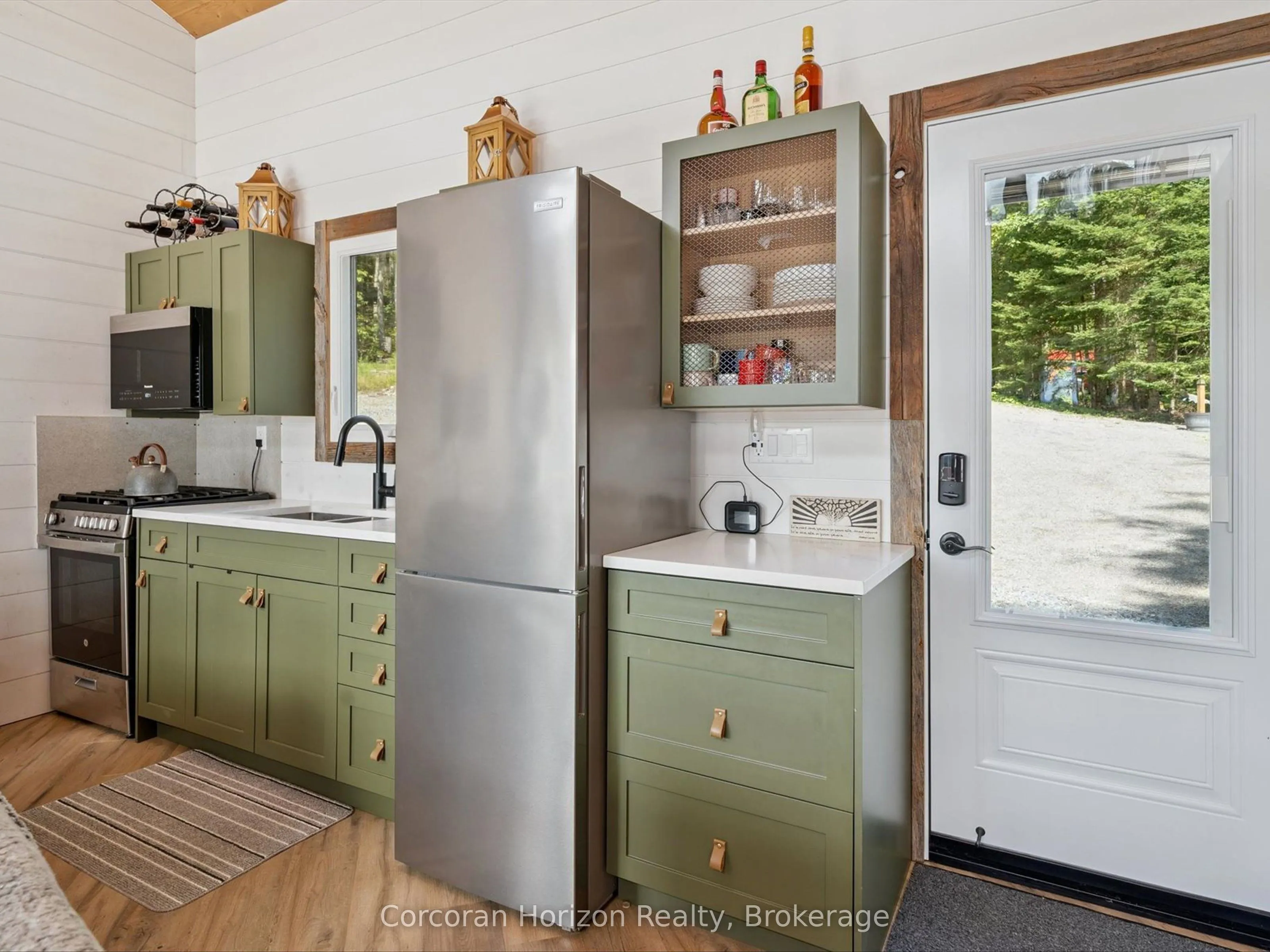 1211 Pluto Trail