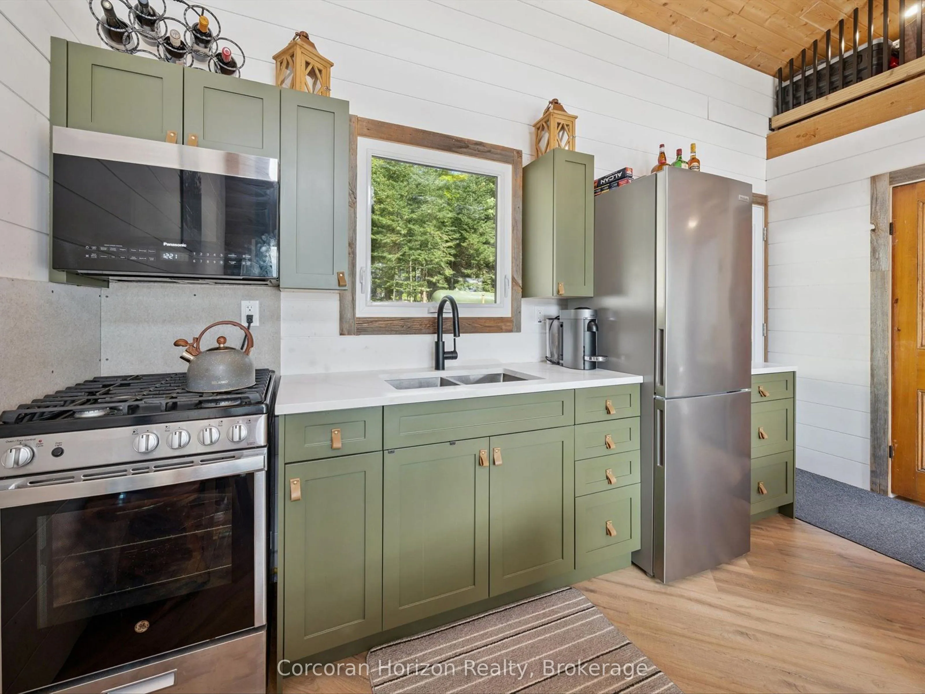 1211 Pluto Trail