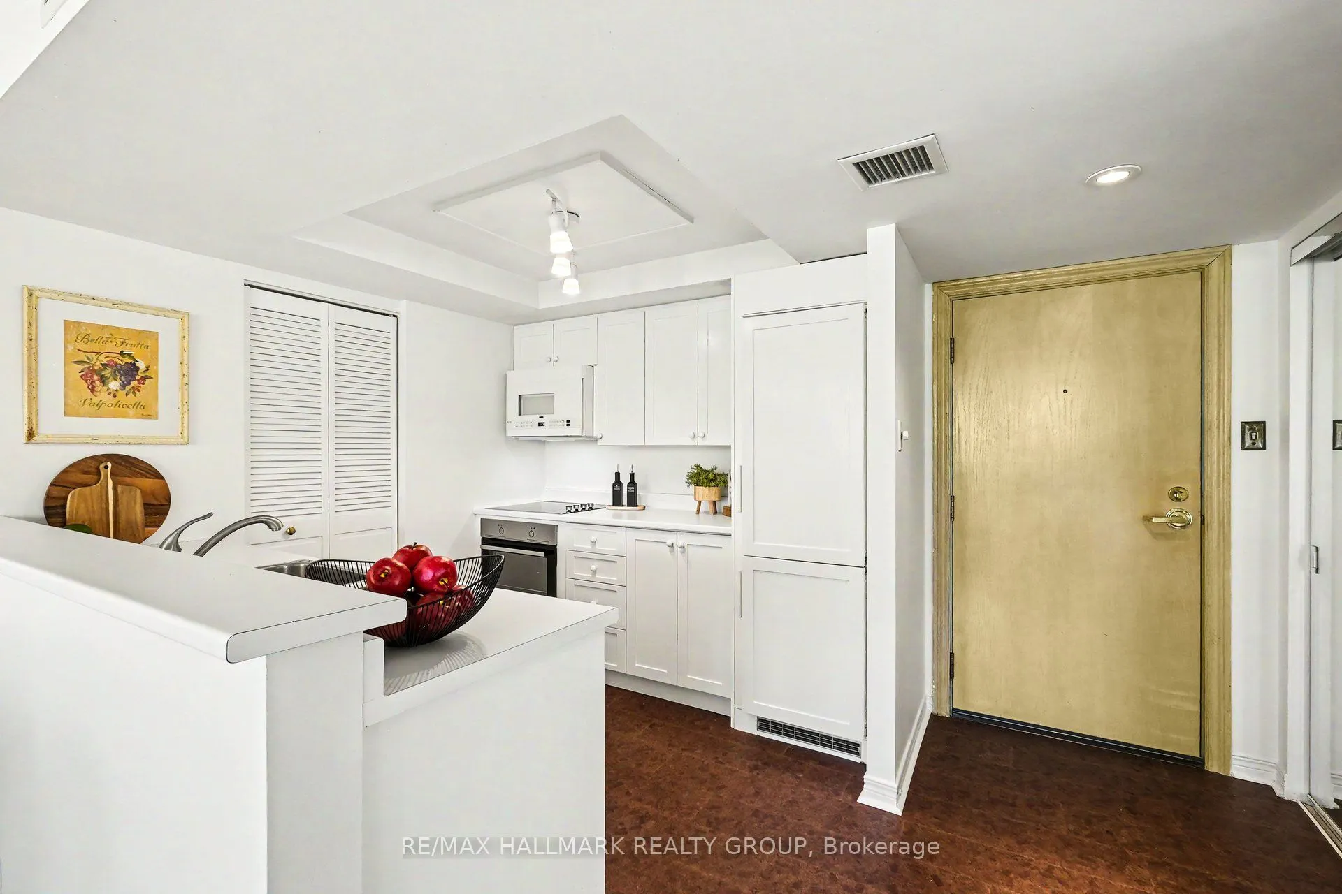 30 Charlevoix Street #103