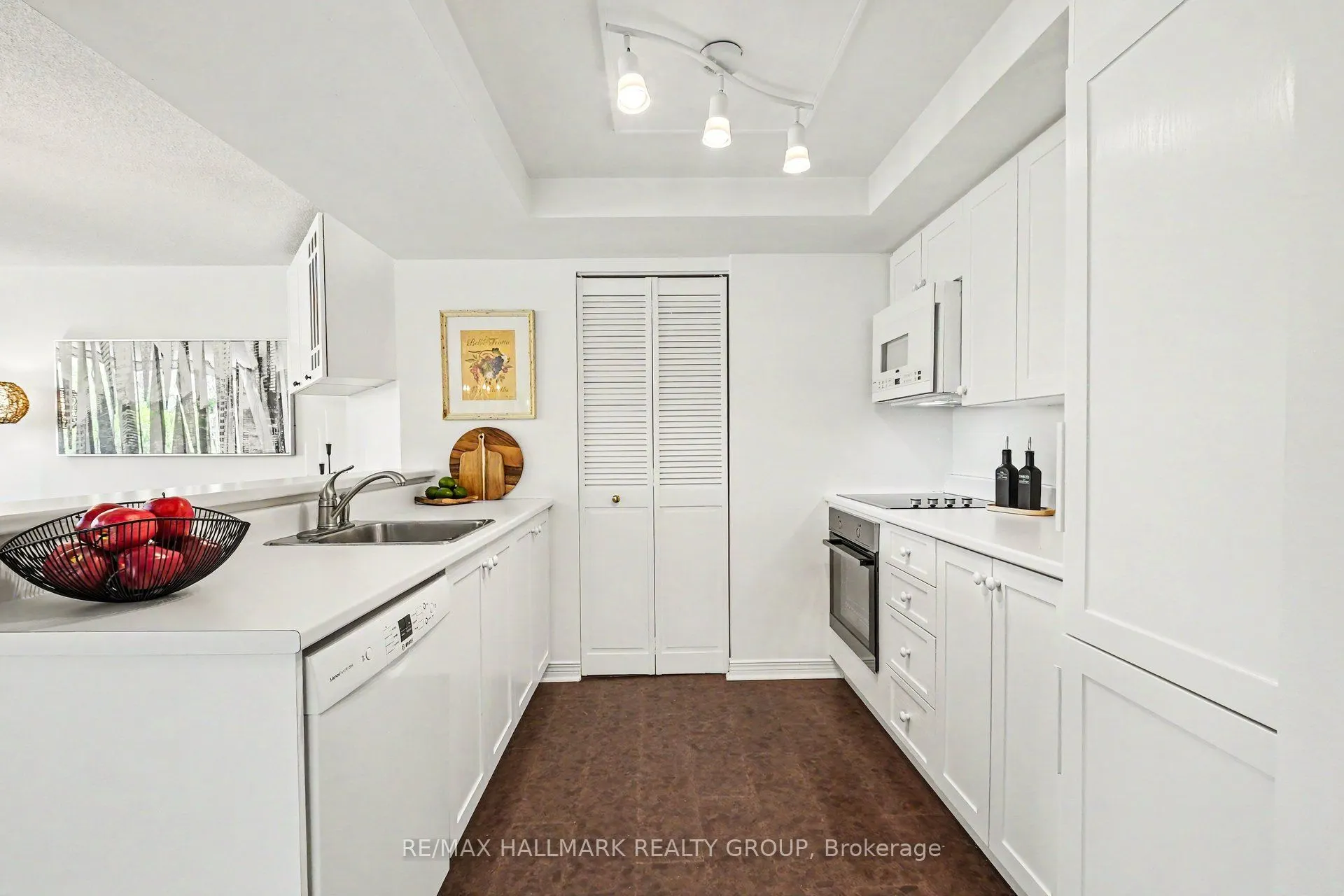 30 Charlevoix Street #103