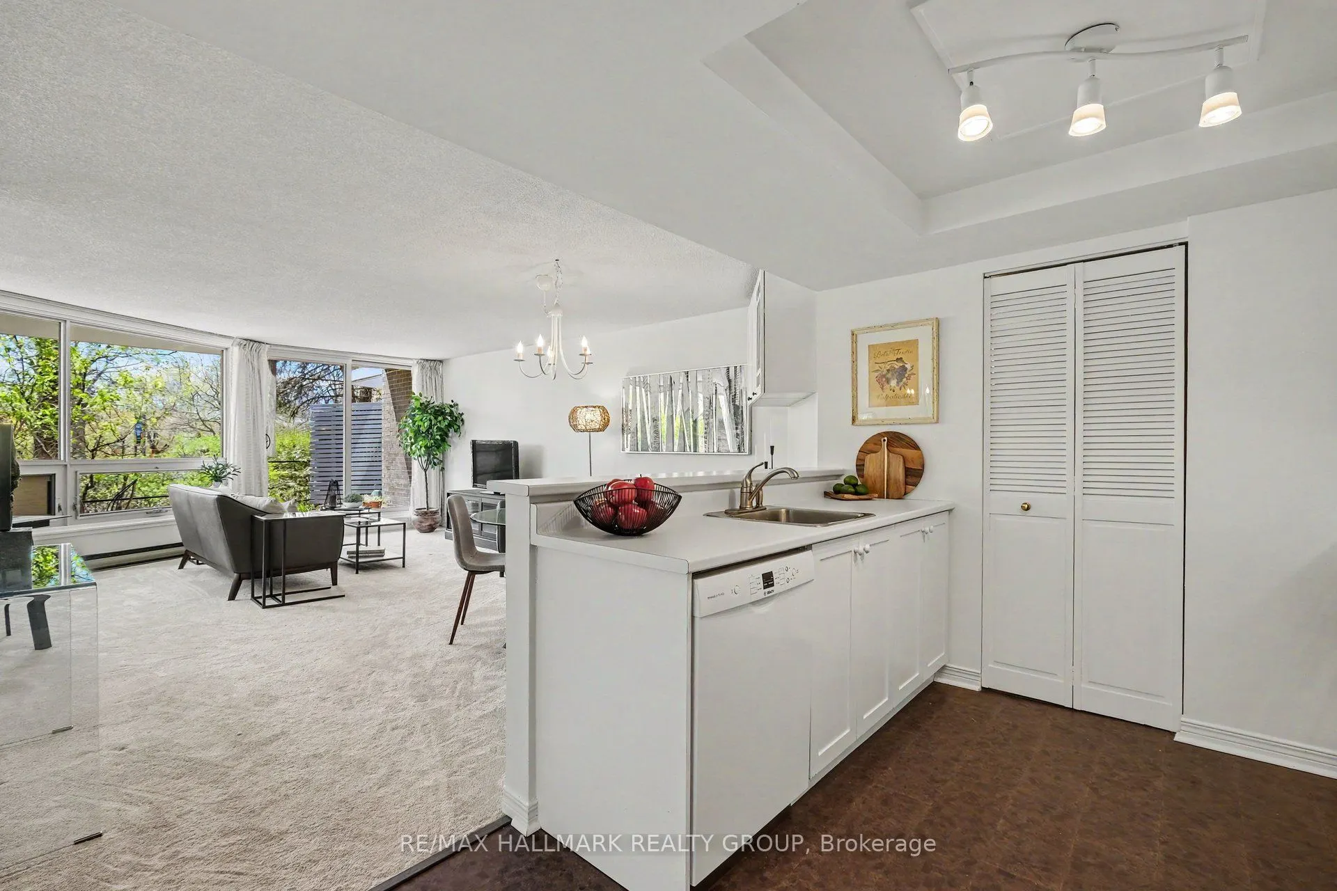 30 Charlevoix Street #103